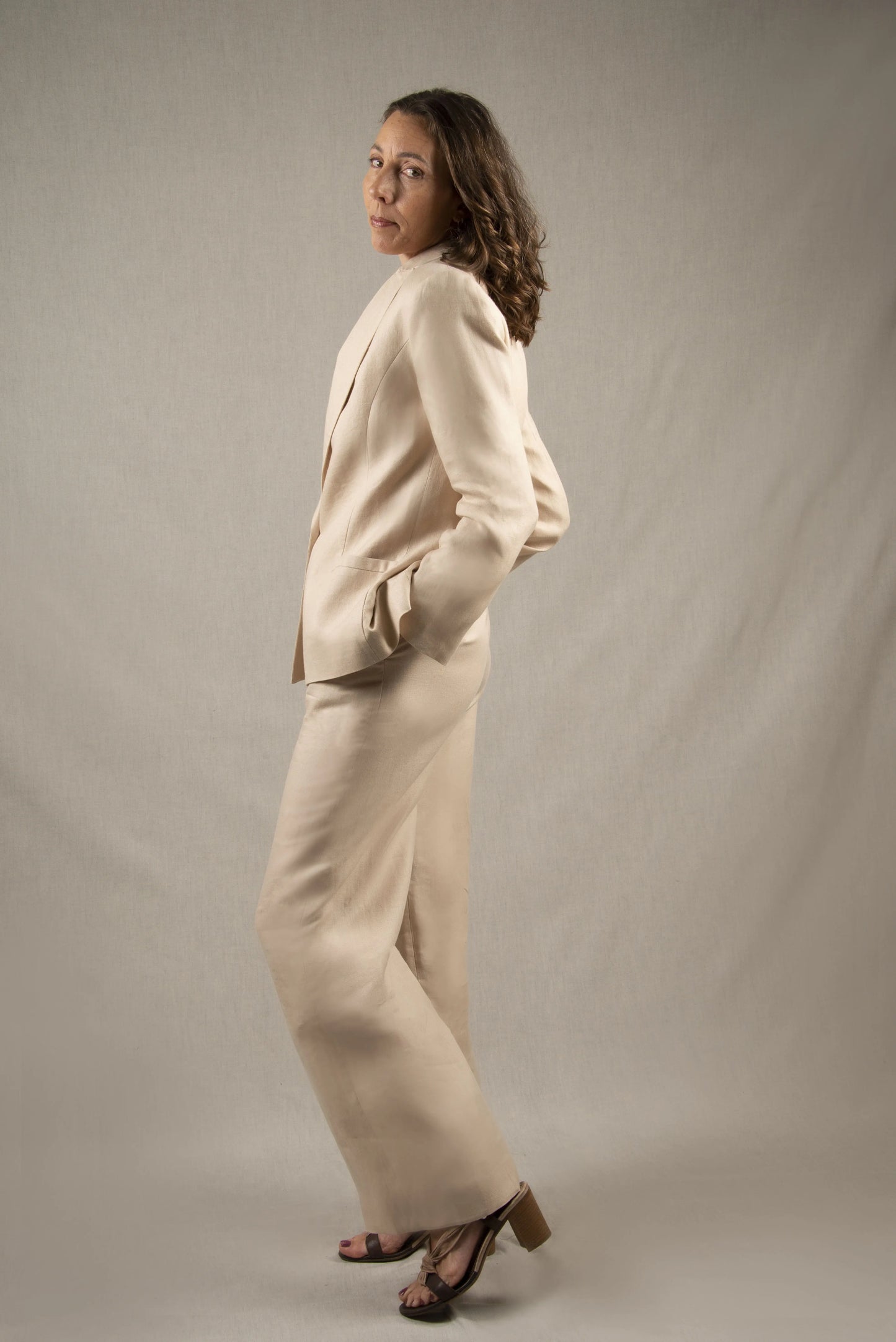 Tailleur Femme Veste Pantalon Large en Lin Ivoire – Illusion My tailor is Joh