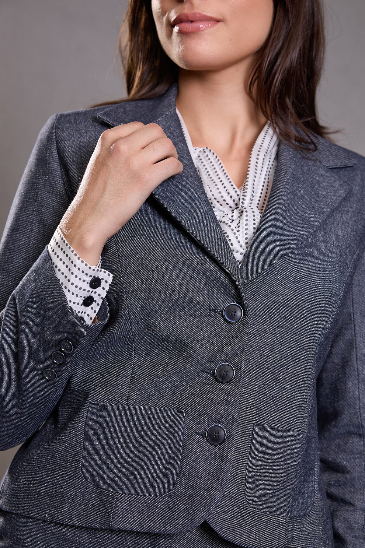 Tailleur Femme Veste Courte Pantalon Coupe Flair Jean Bleu gris- Certitude