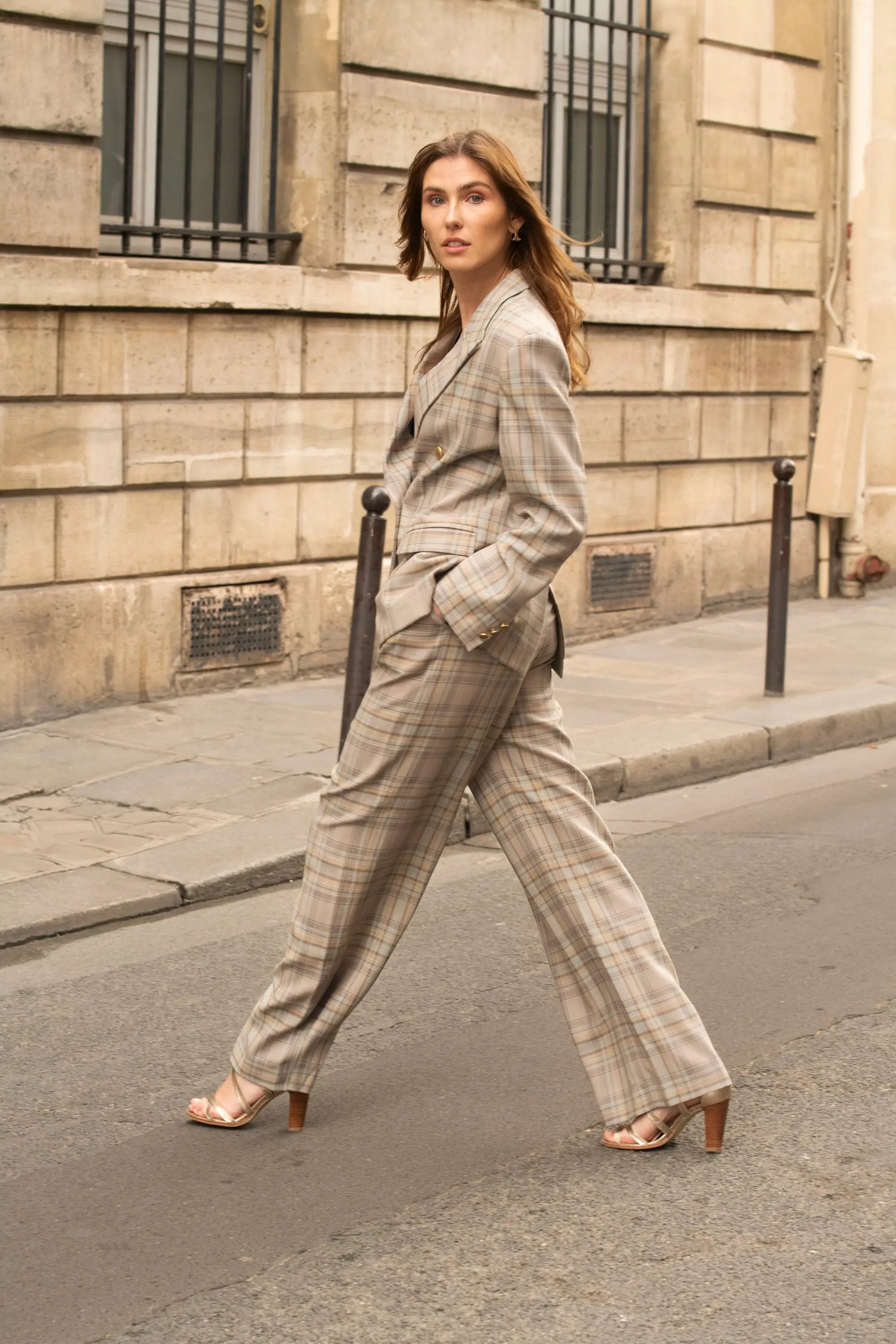 Tailleur Femme Veste Croisée Pantalon Large Laine à Carreaux Gris Clair - Palace My tailor is Joh