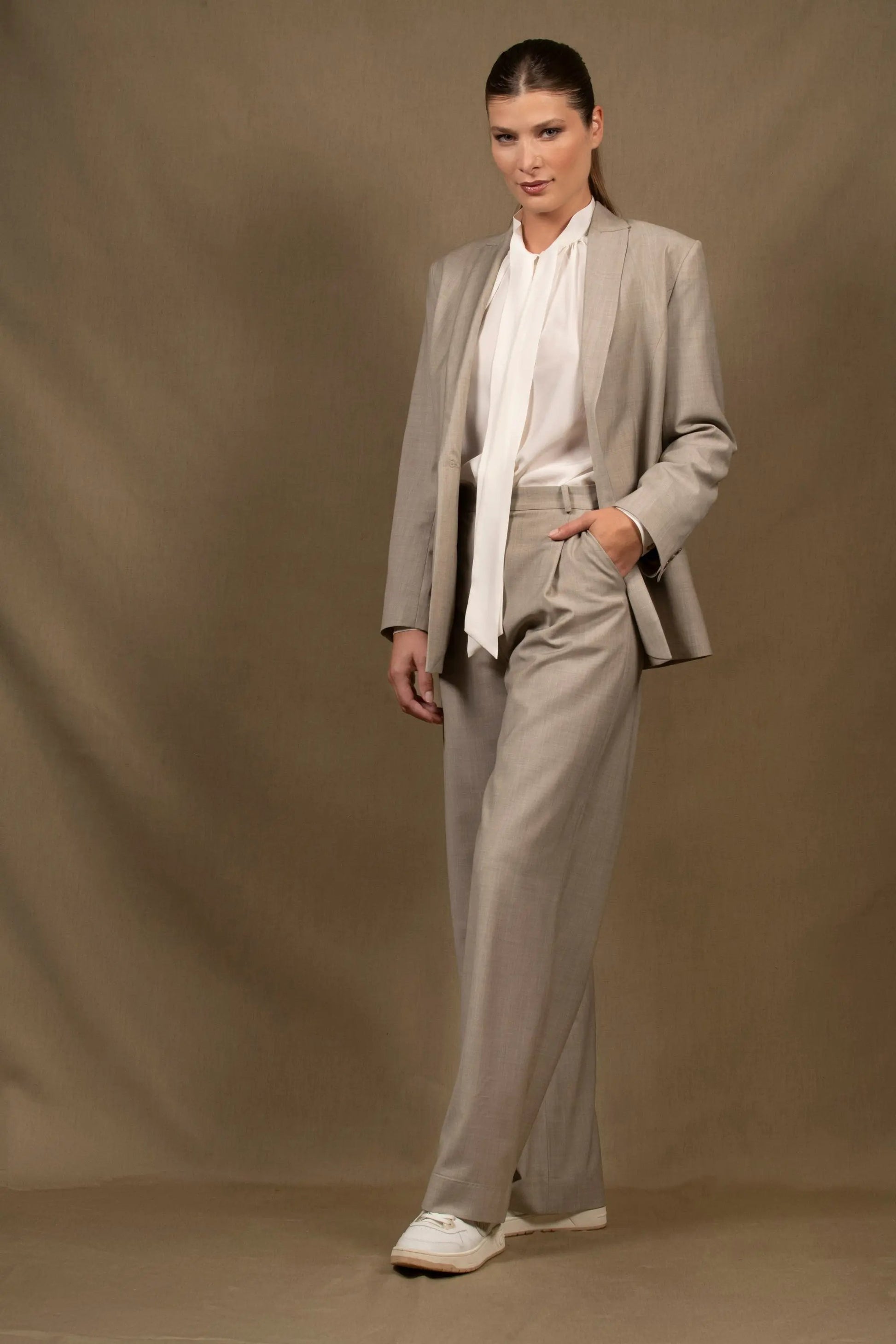 Tailleur Veste Pantalon Large Femme Laine Gris Clair  – Illusion My tailor is Joh