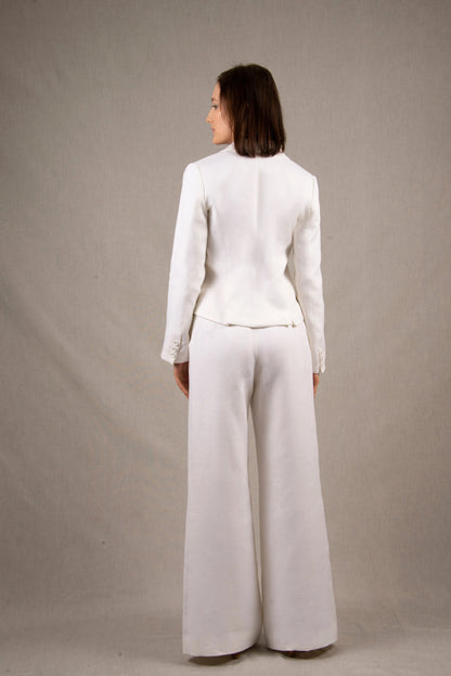 Tailleur Femme Veste Courte Pantalon Coupe Flair Lin Blanc - Certitude My tailor is Joh