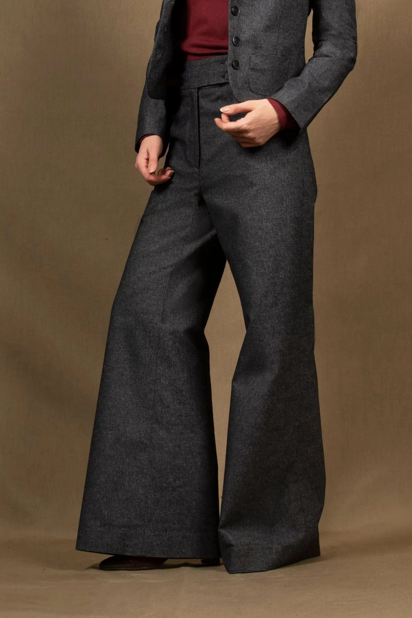 Jean femme coupe flare en coton mélangé bleu taille haute double boutonnage