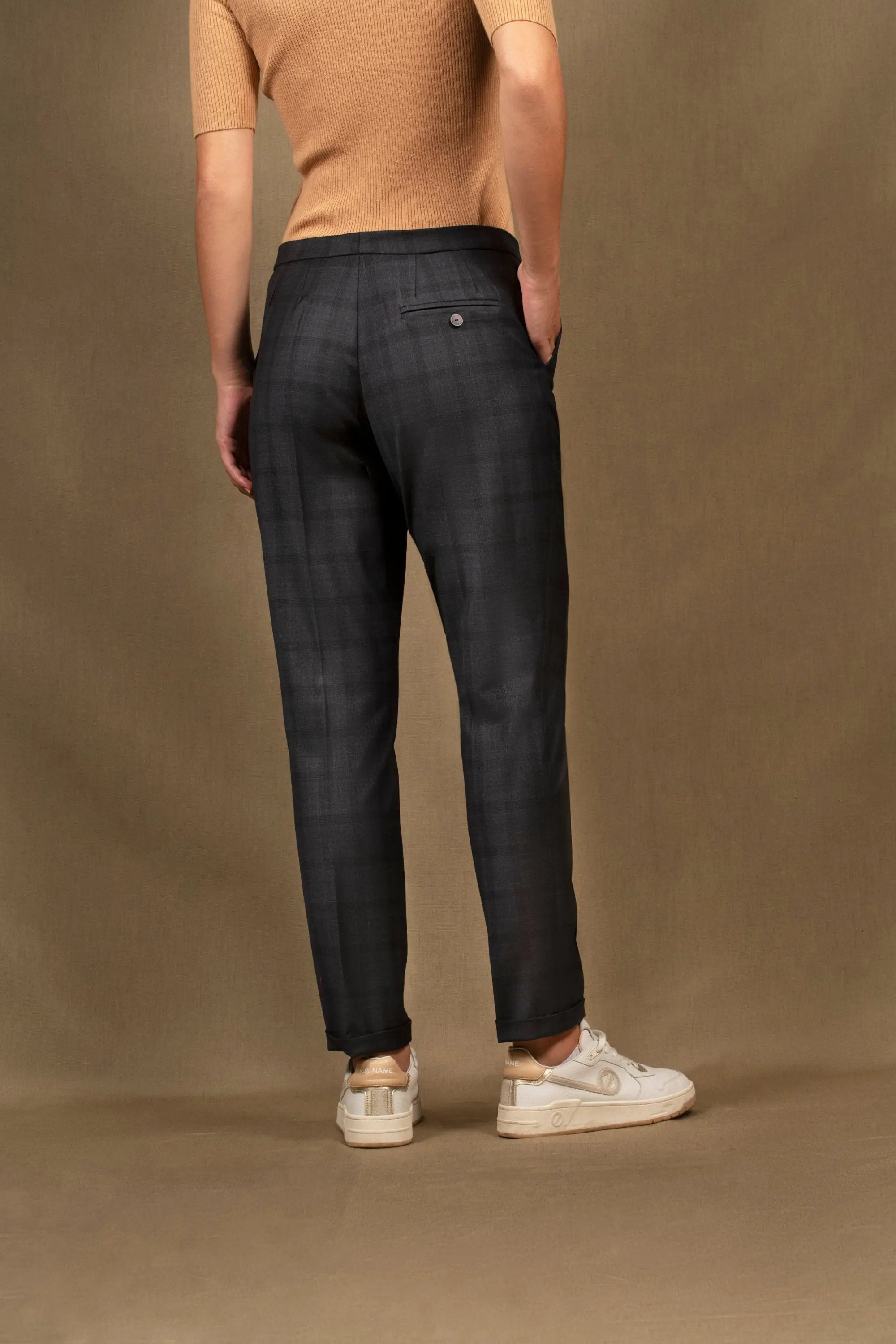 Pantalon Tailleur Femme Fitté Laine Bleu marine à carreaux – Conception My tailor is Joh