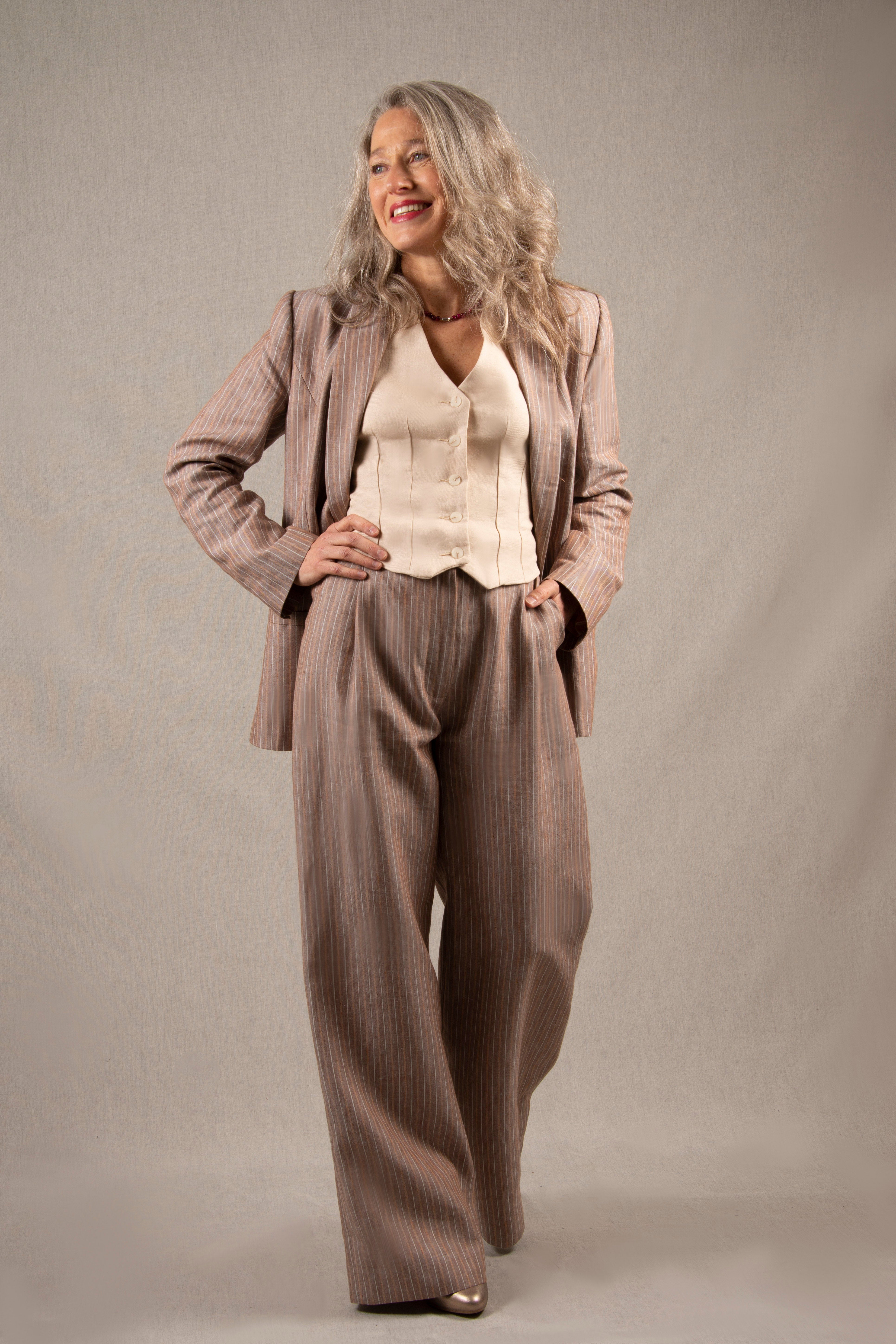 Tailleur Femme Veste Pantalon Large en Lin Marron Rayé – Illusion