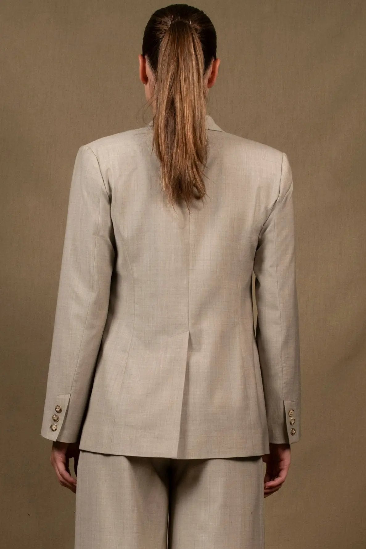 este tailleur femme e laine gris clair Illusion  dos