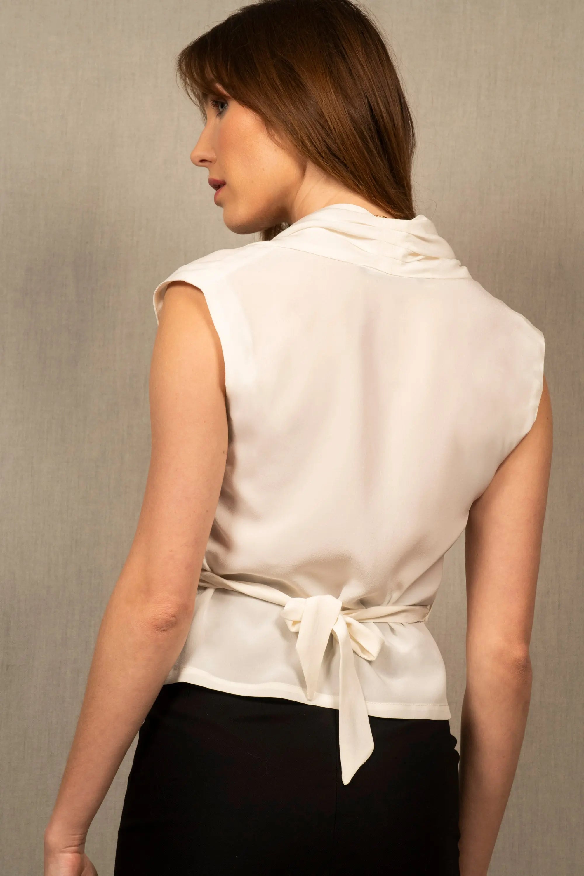 Cache-Cœur en Soie Blanc – Abandon - My tailor is Joh