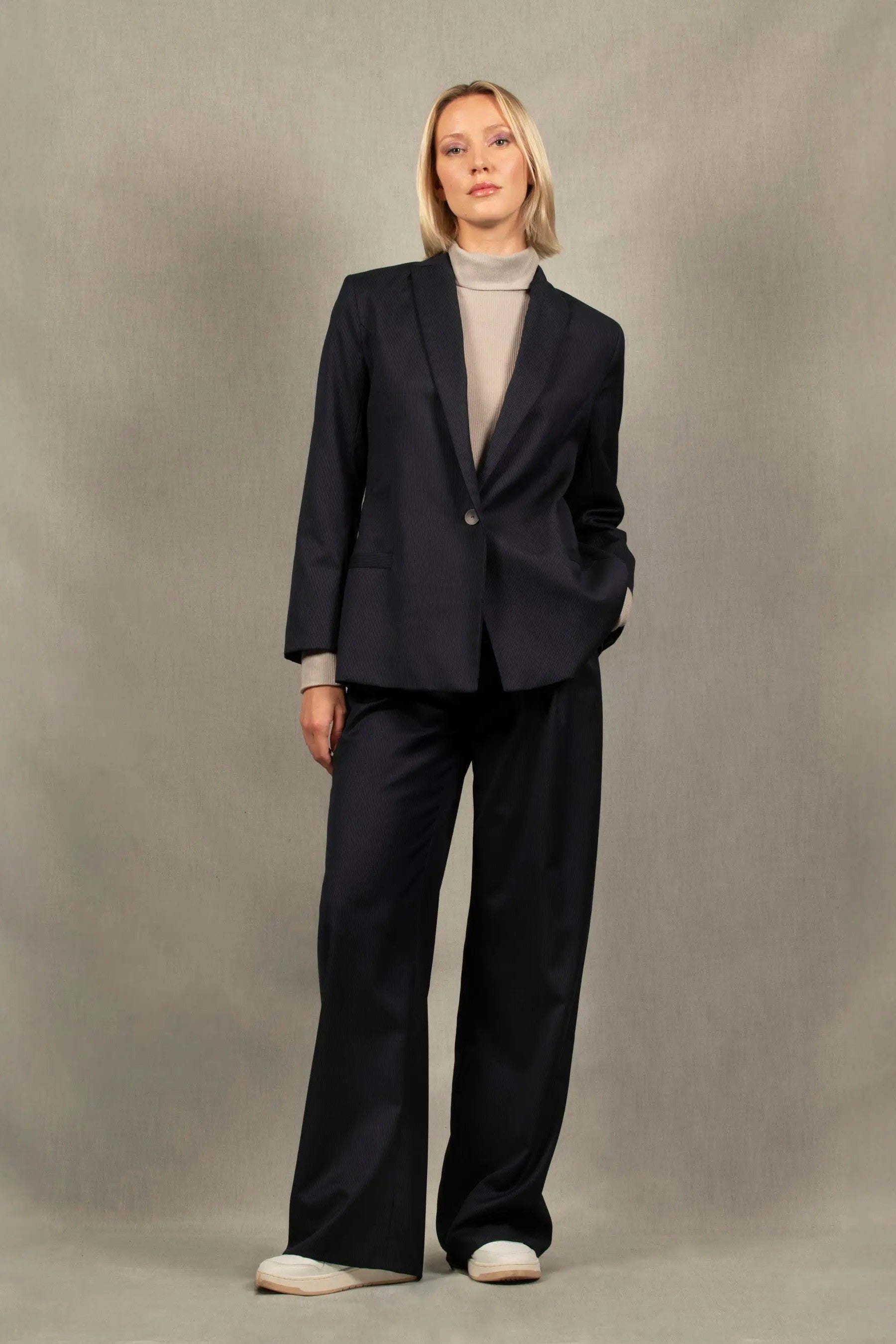 Tailleur Pantalon Femme Laine Bleu Marine Rayé  – Illusion - My tailor is Joh