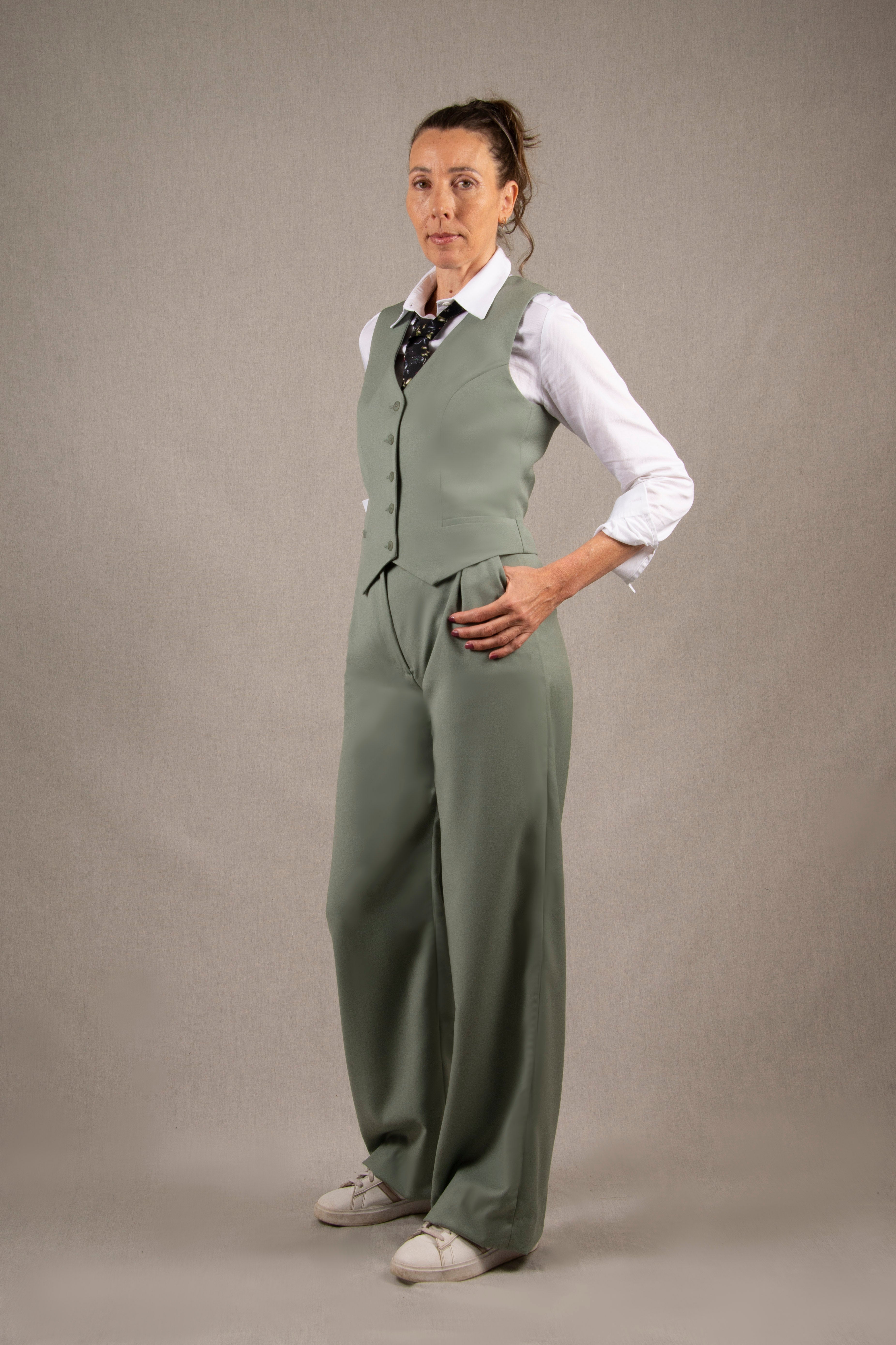 Pantalon Tailleur Femme Large en Laine Vert Sauge – Illusion