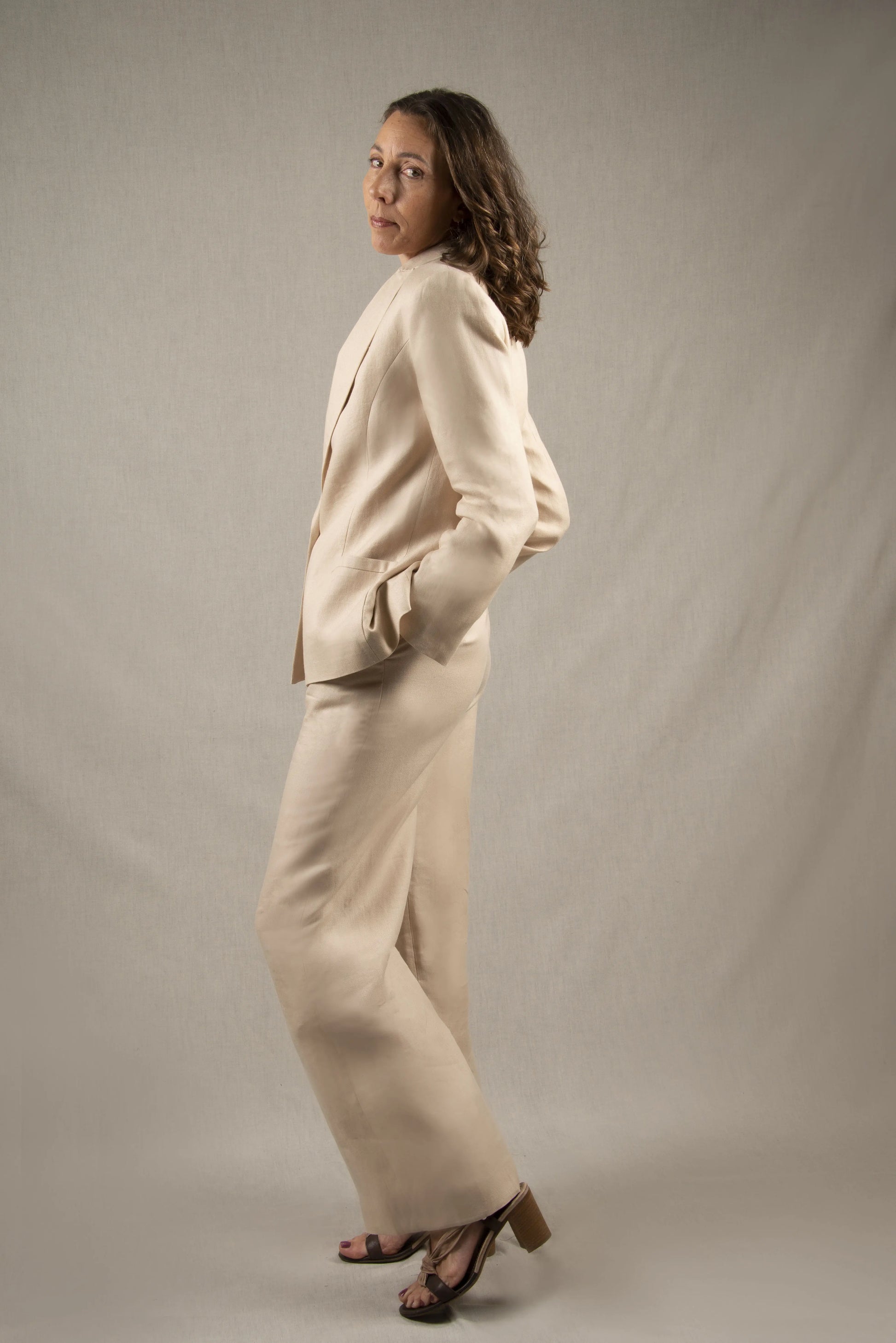 Tailleur Femme Veste Pantalon Large en Lin Ivoire – Illusion My tailor is Joh