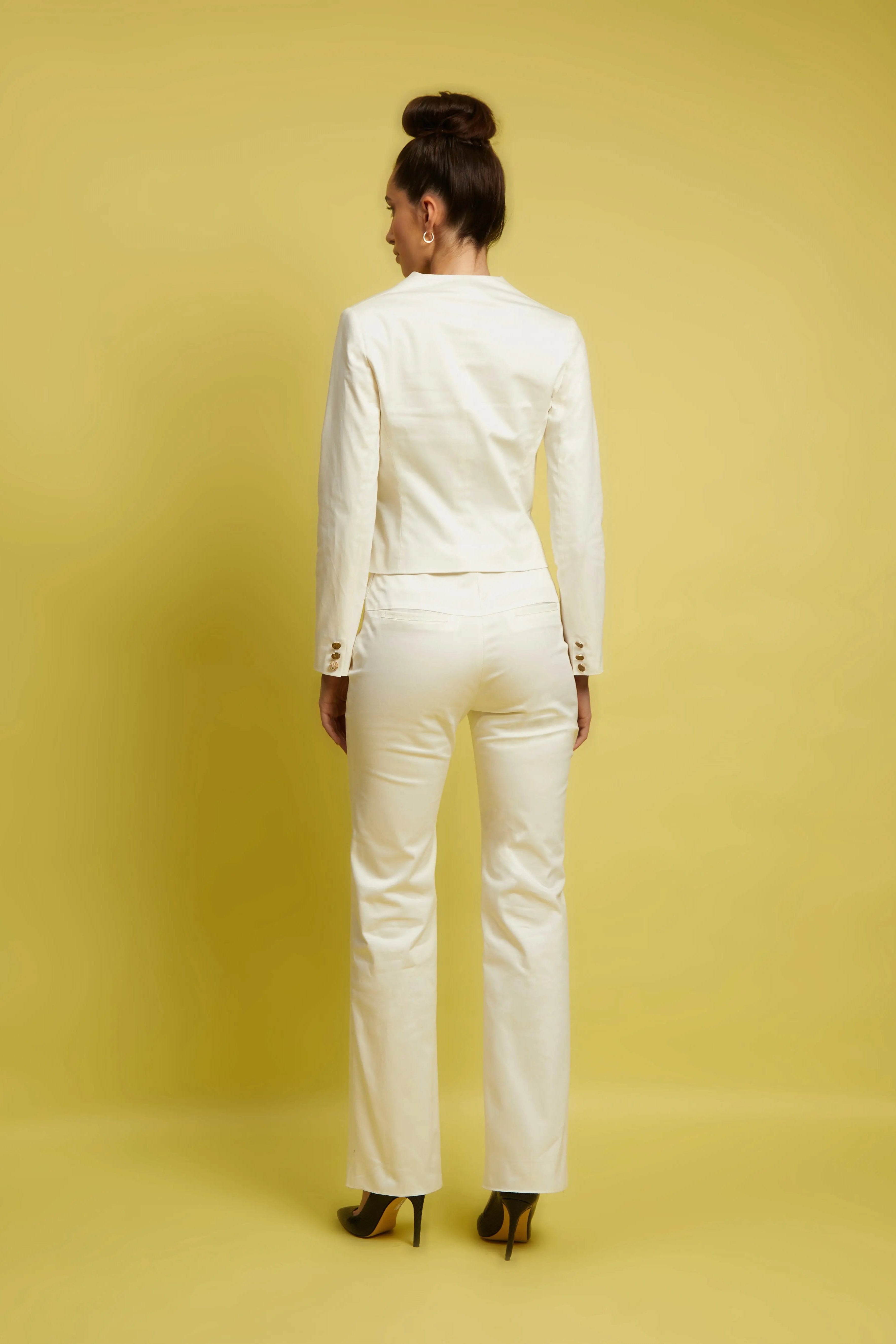 Le tailleur femme veste spencer pantalon droit blanc Sœur - My tailor is Joh