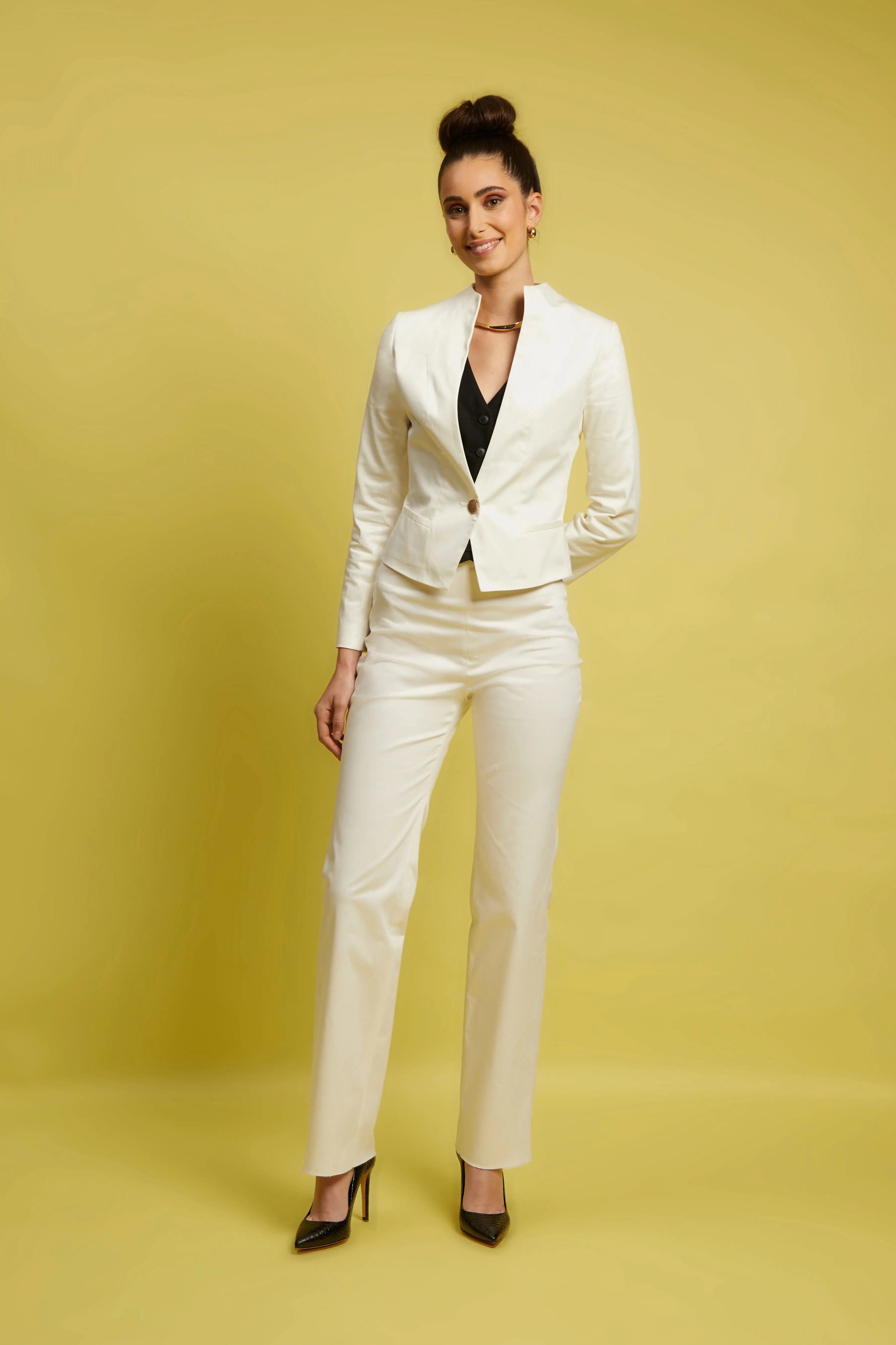 Le tailleur femme veste spencer pantalon droit blanc Sœur - My tailor is Joh