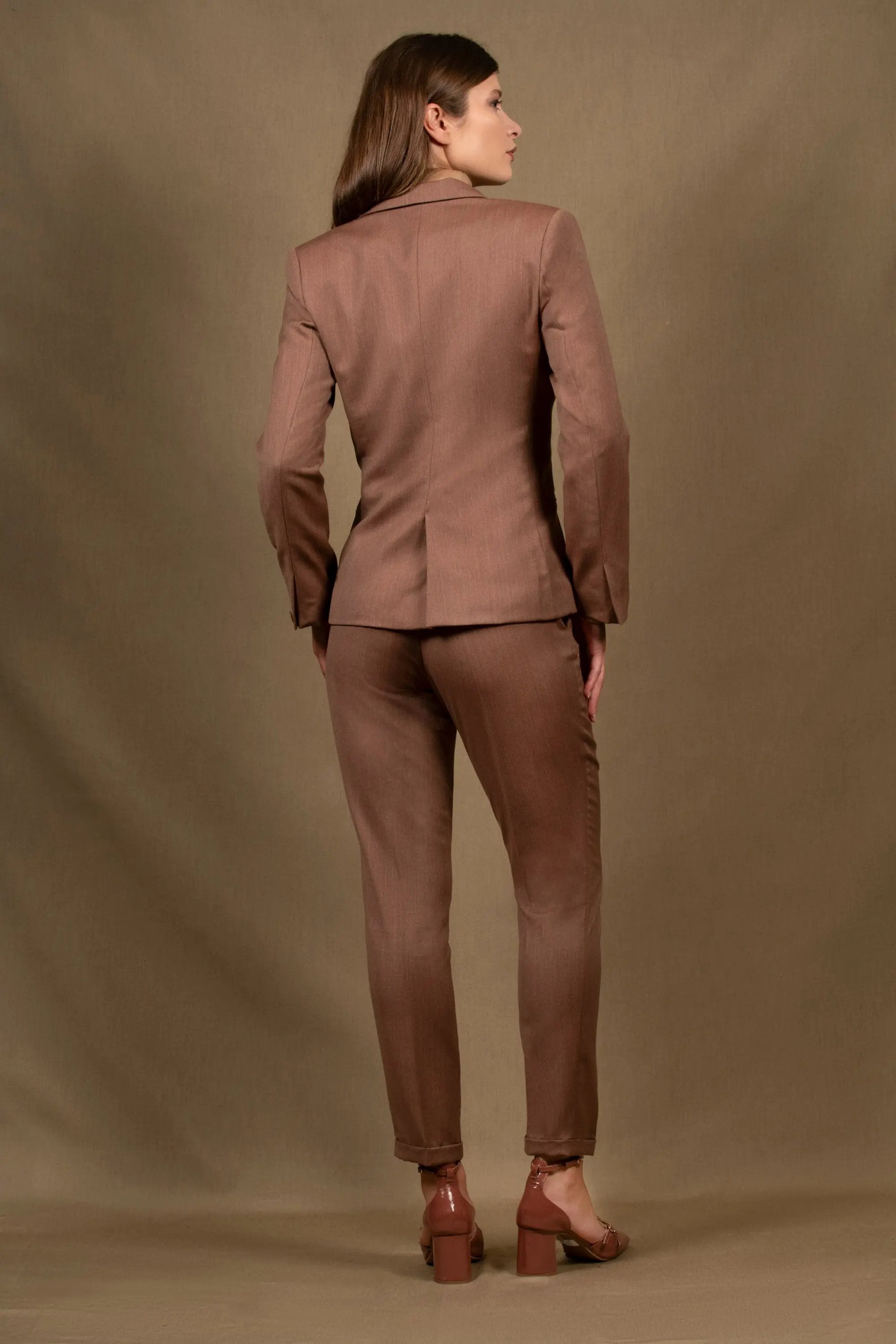 Tailleur Femme Veste Cintrée Pantalon fitté Laine Tomette – Conception My tailor is Joh