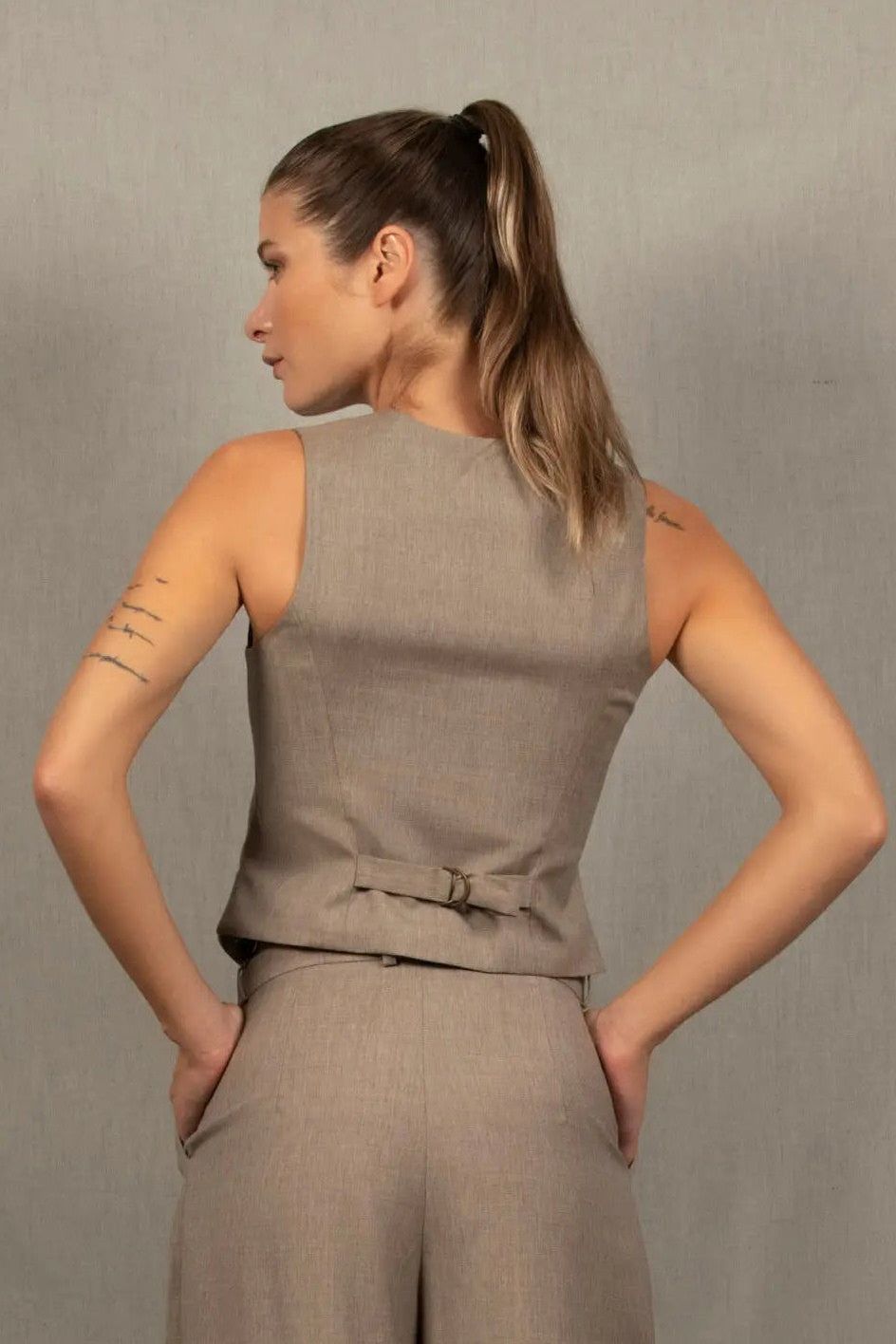 Gilet Tailleur Femme Laine Grège – Conception - My tailor is Joh