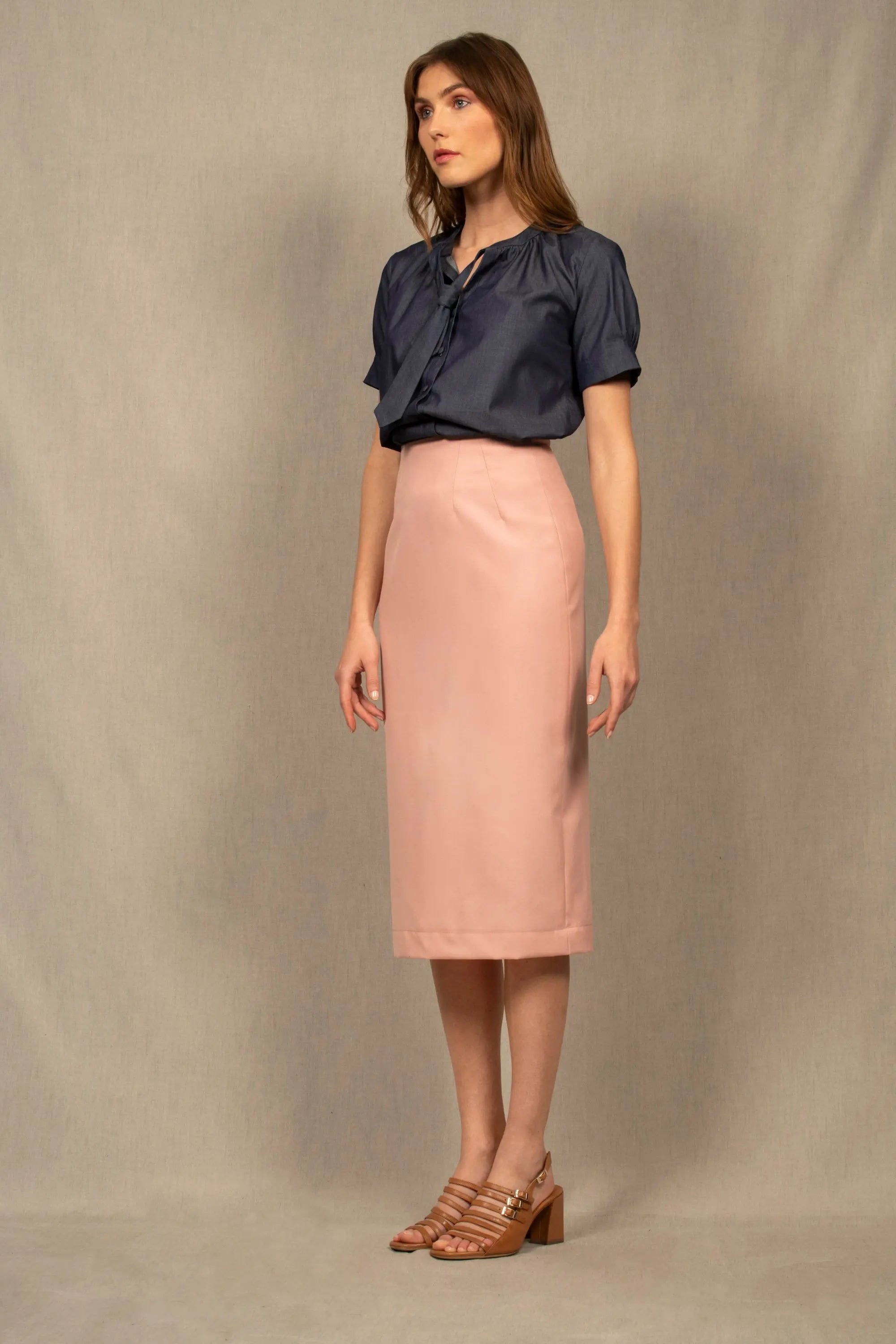 Jupe Crayon en Laine Rose Ballerine – Allure - My tailor is Joh