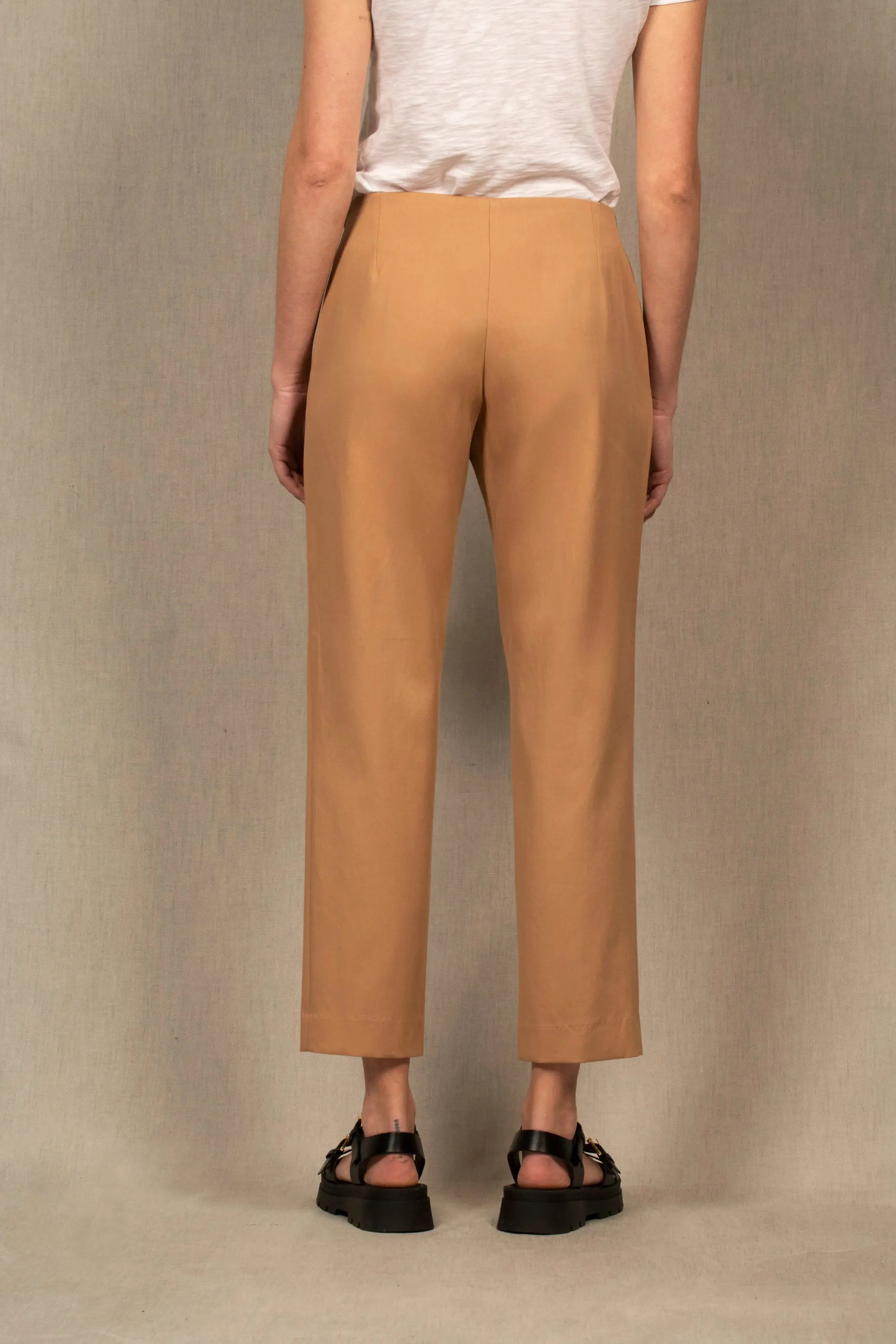 Pantalon Femme 7/8ème en Coton Camel – Espoir - My tailor is Joh