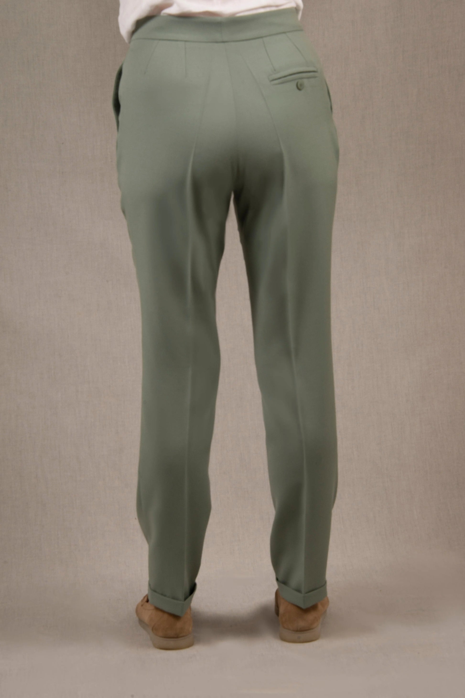 Pantalon Tailleur Femme Fitté en Laine Vert Sauge – Conception My tailor is Joh