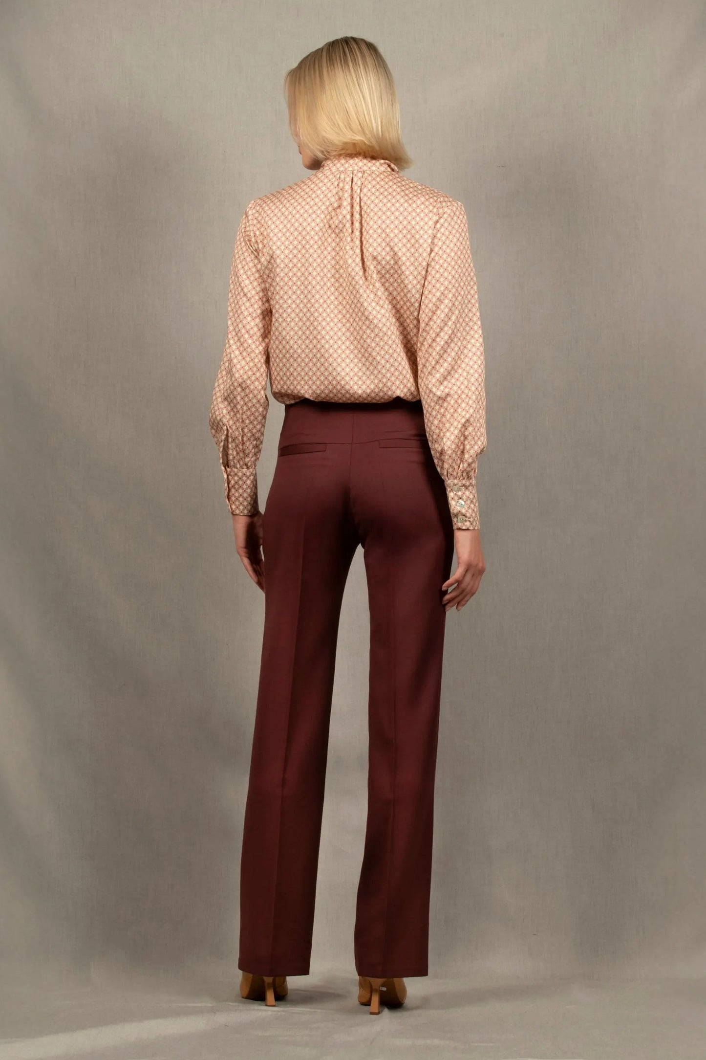 Pantalon Tailleur Femme Droit Laine Lie de vin – Sœur - My tailor is Joh