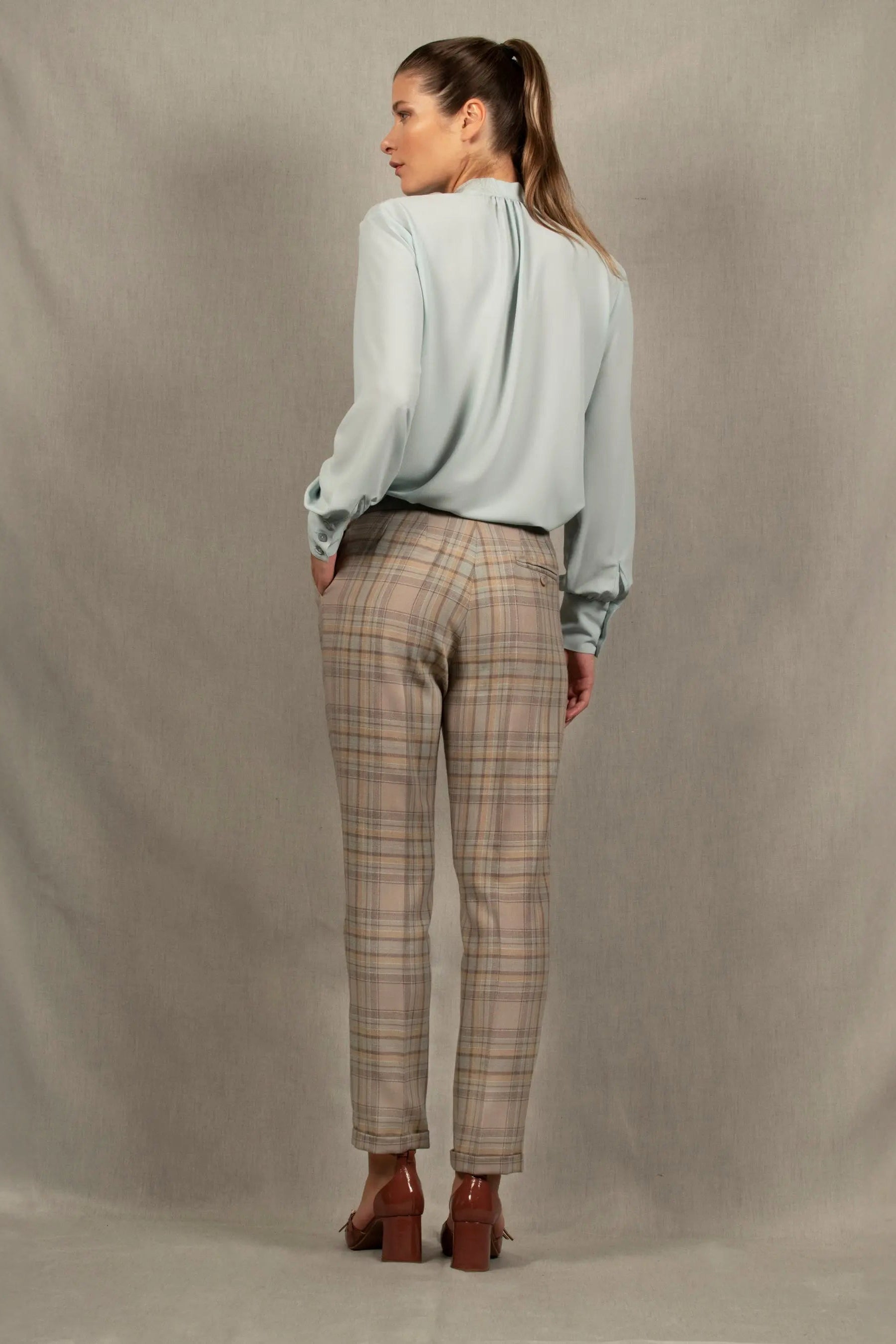 Pantalon Tailleur Femme Fitté Laine à carreaux – Conception - My tailor is Joh