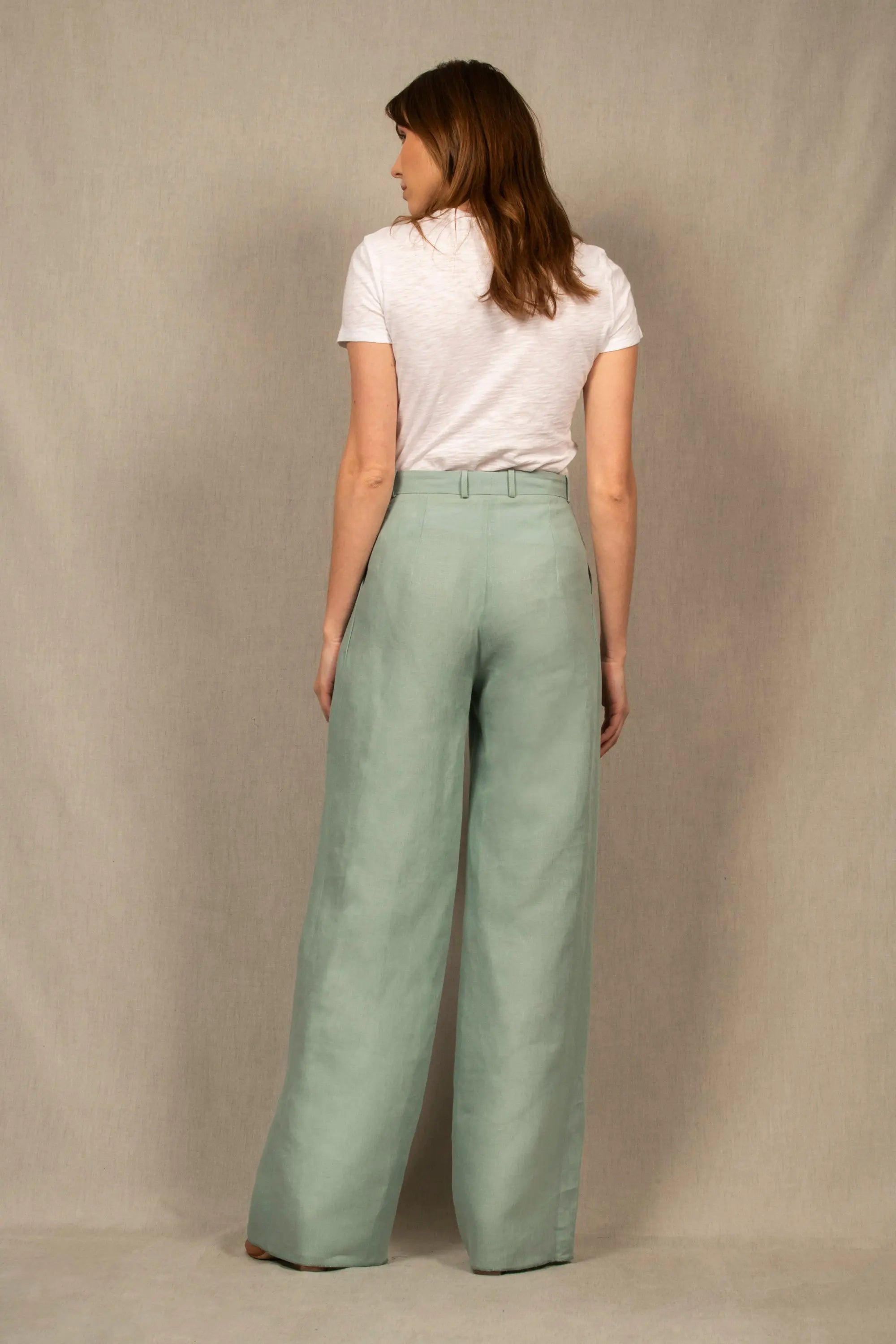Pantalon Tailleur Large en Lin Bleu Céladon – Illusion - My tailor is Joh