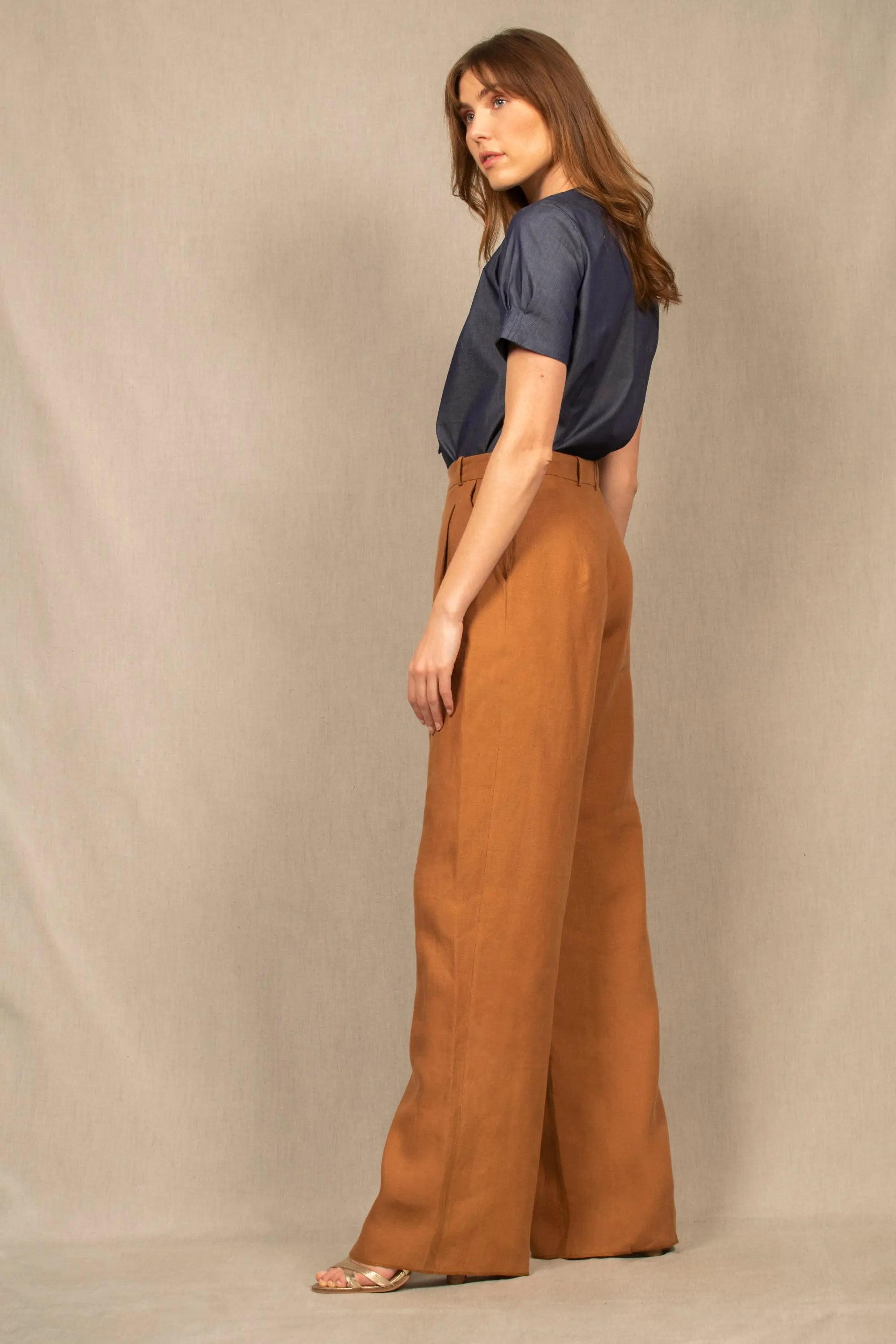 Pantalon Tailleur Large en Lin Cognac – Illusion - My tailor is Joh