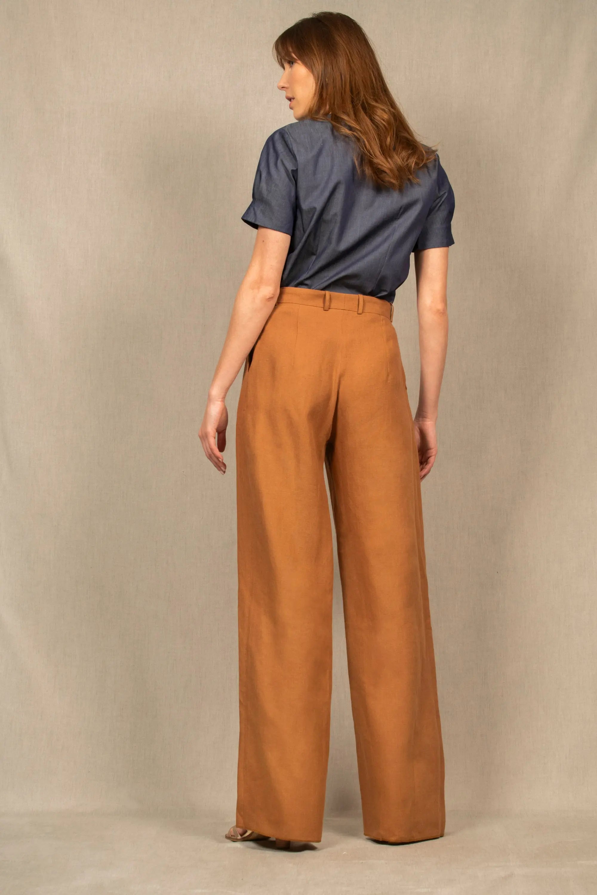 Pantalon Tailleur Large en Lin Cognac – Illusion - My tailor is Joh