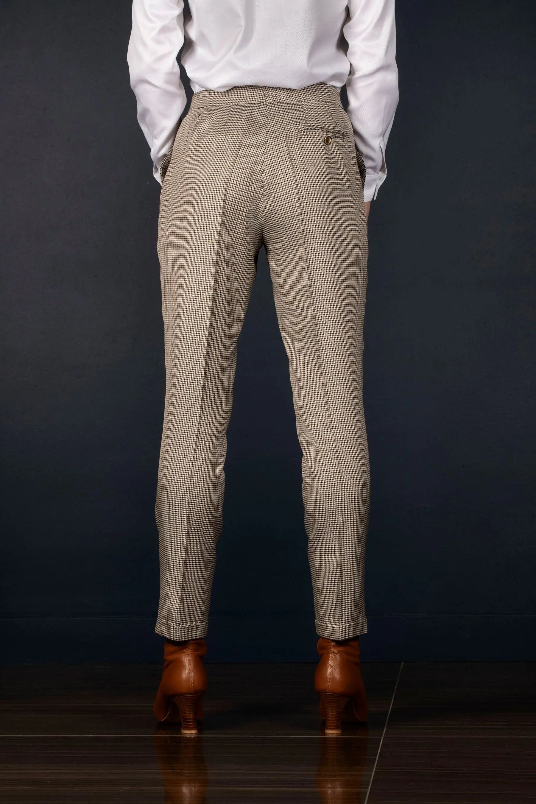 Pantalon Tailleur Femme Fitté Pied de Puces Beige - Conception - My tailor is Joh