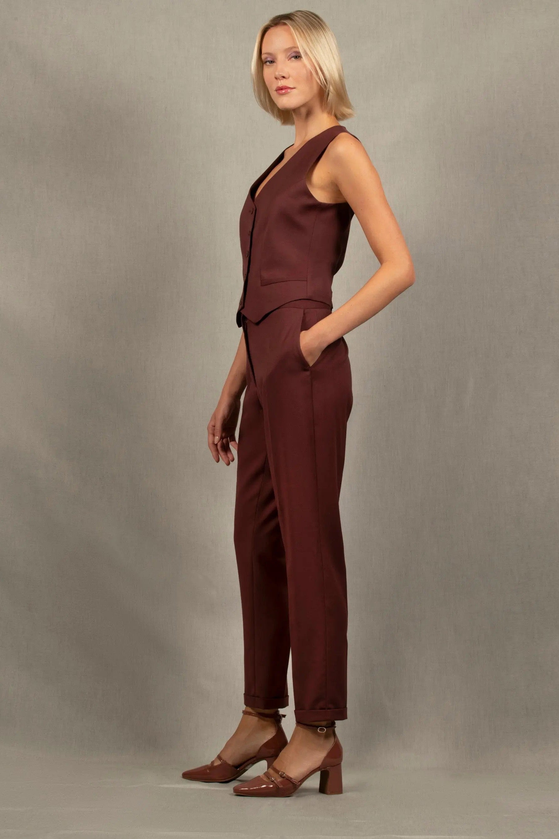 Pantalon Tailleur Femme Fitté Laine Lie de vin – Conception - My tailor is Joh