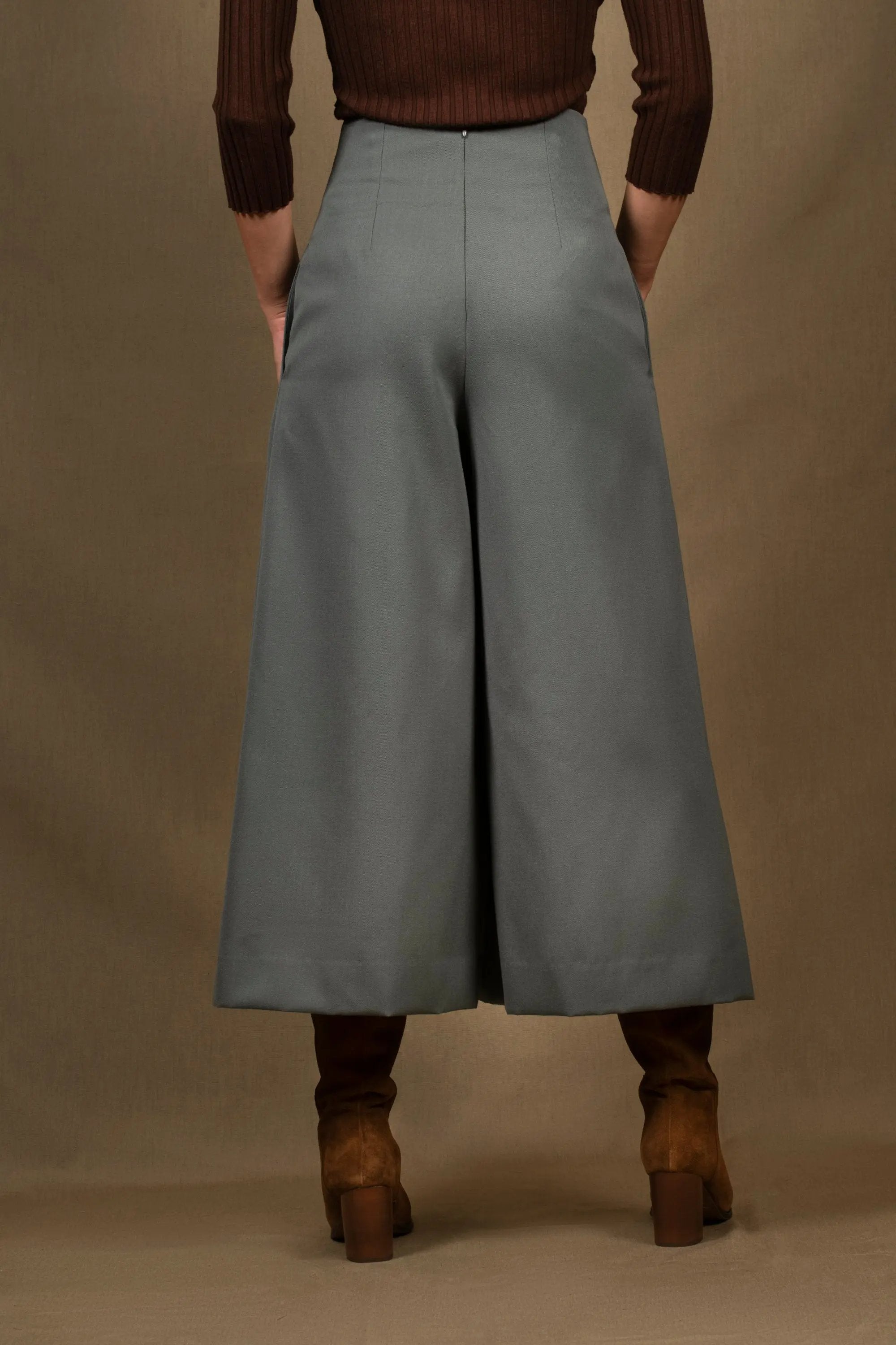 pantalon femme large avec 3 plis sur le devant en laine vert amande taille haute