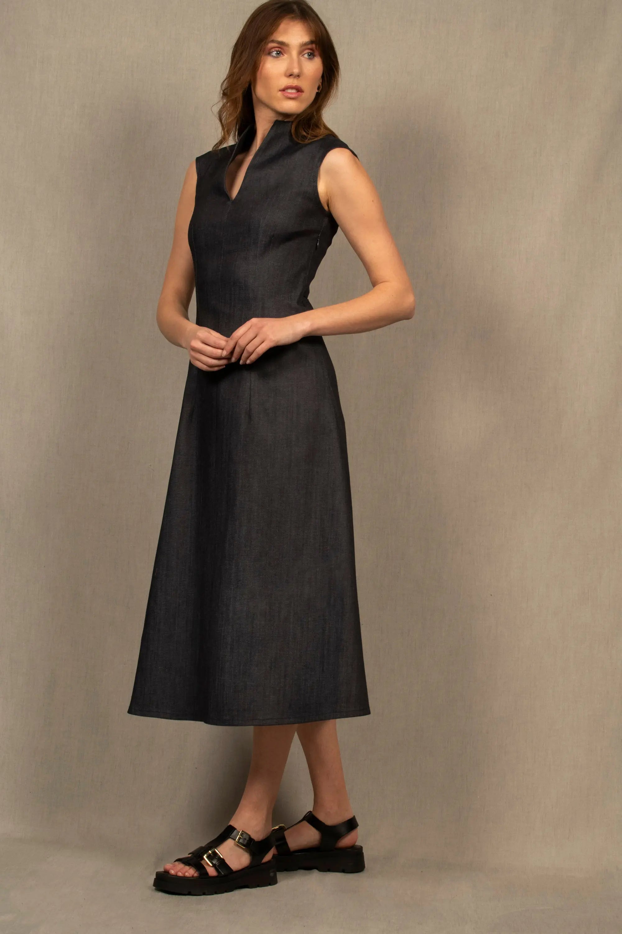 Robe Longue Sans Manche en Jean Bleu – Allure - My tailor is Joh