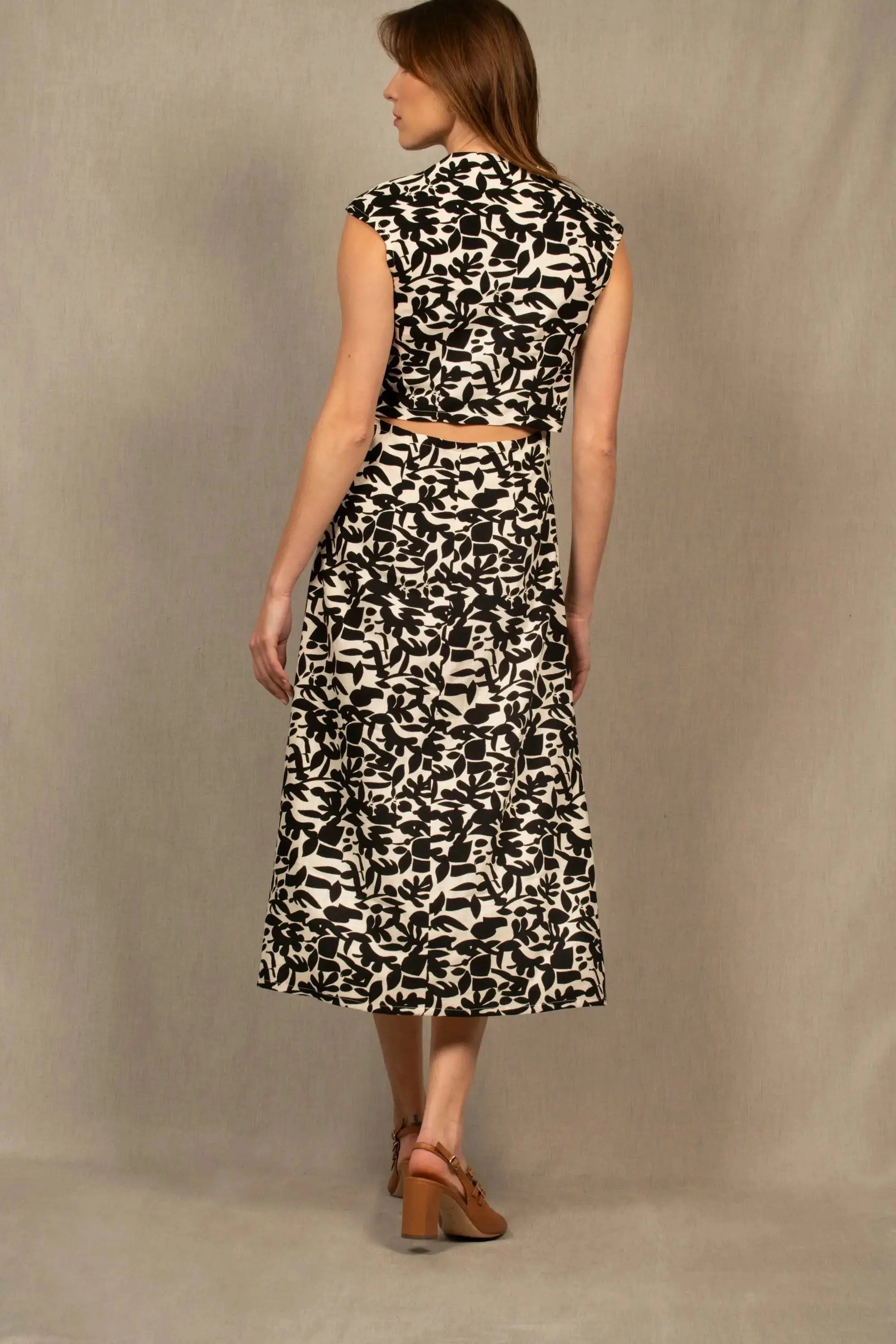 Robe Longue Sans Manche Motifs Noir & Blanc – Allure - My tailor is Joh
