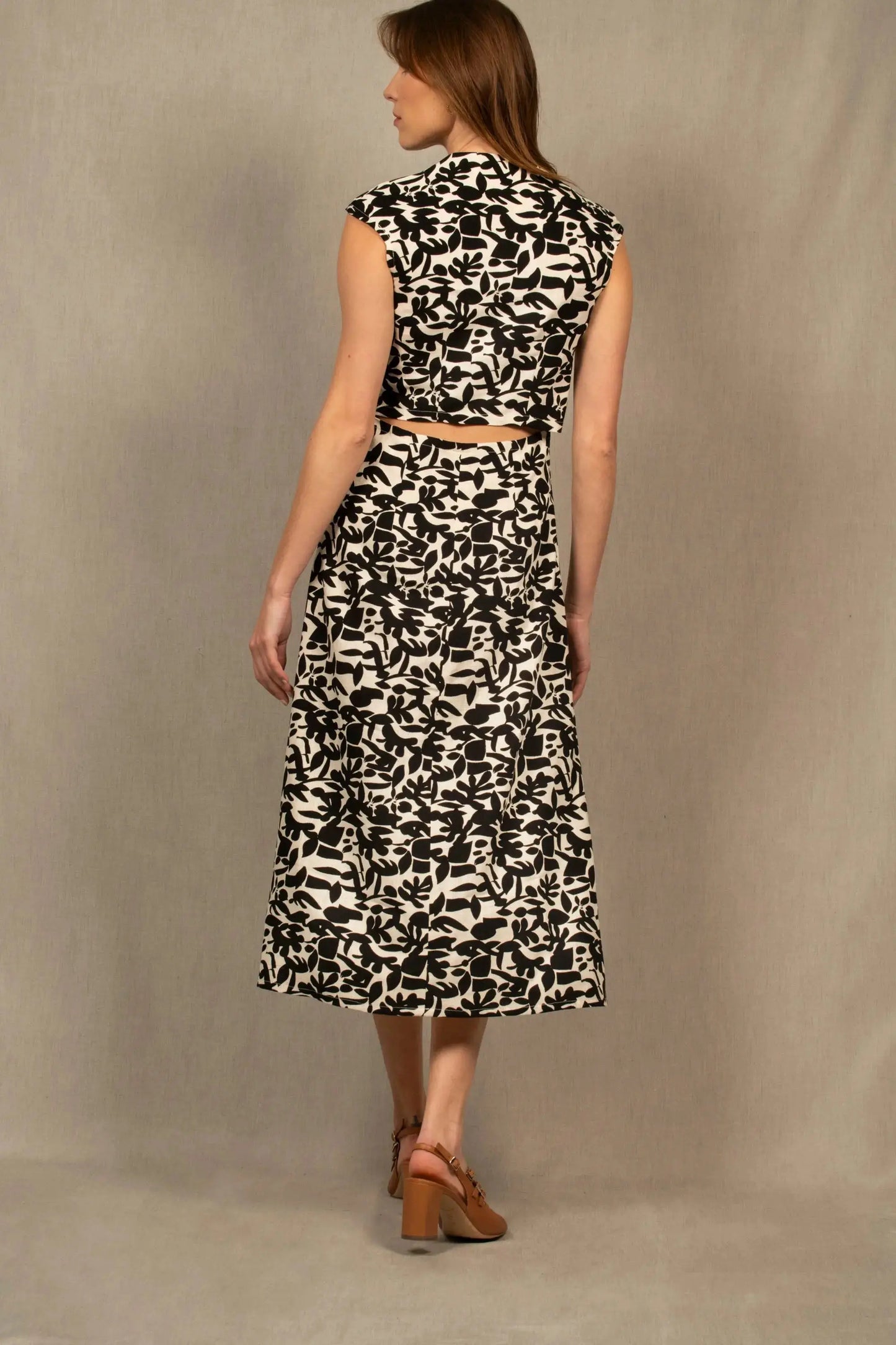 Robe Longue Sans Manche Motifs Noir & Blanc – Allure - My tailor is Joh