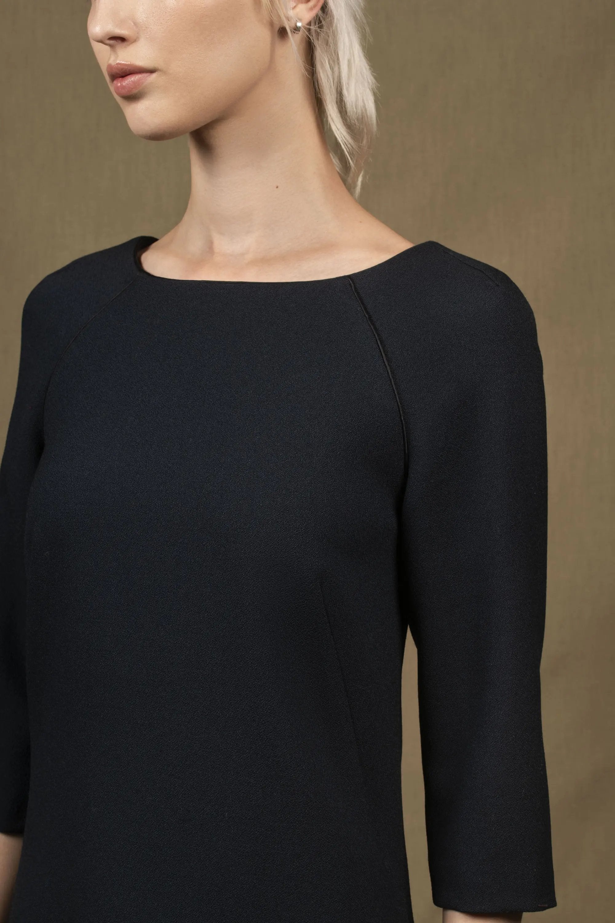 Robe midi en crêpe de laine à manches raglan 3/4