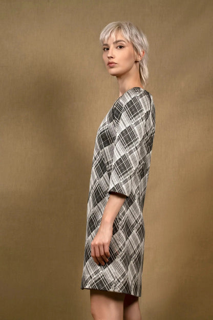 Robe Trapèze en Laine Losange noir et gris - Sensation My tailor is Joh