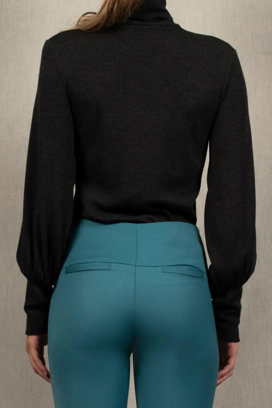 Sous-Pull Femme Gris Anthracite en Laine – Certitude - My tailor is Joh