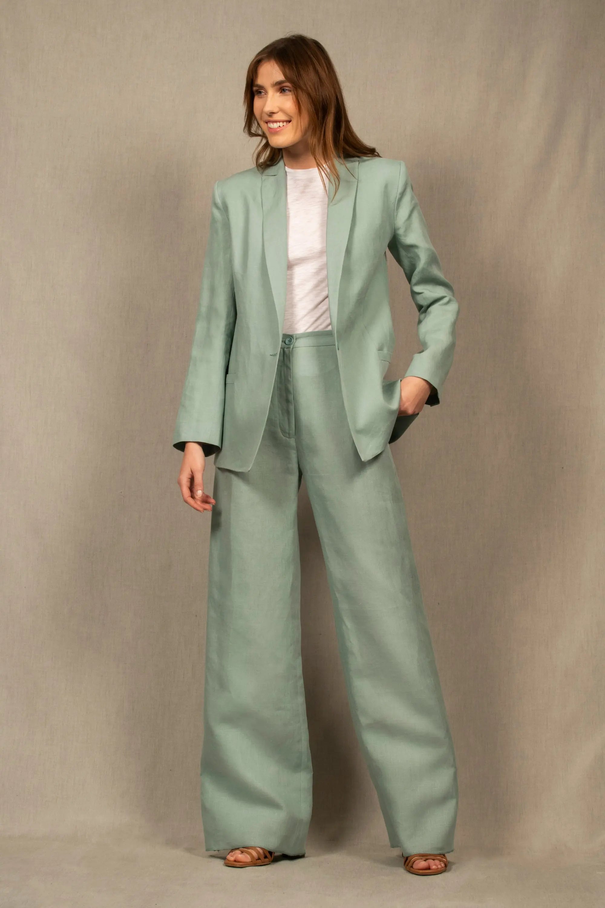 Tailleur Femme Veste Pantalon Large en Lin Bleu Céladon - My tailor is Joh