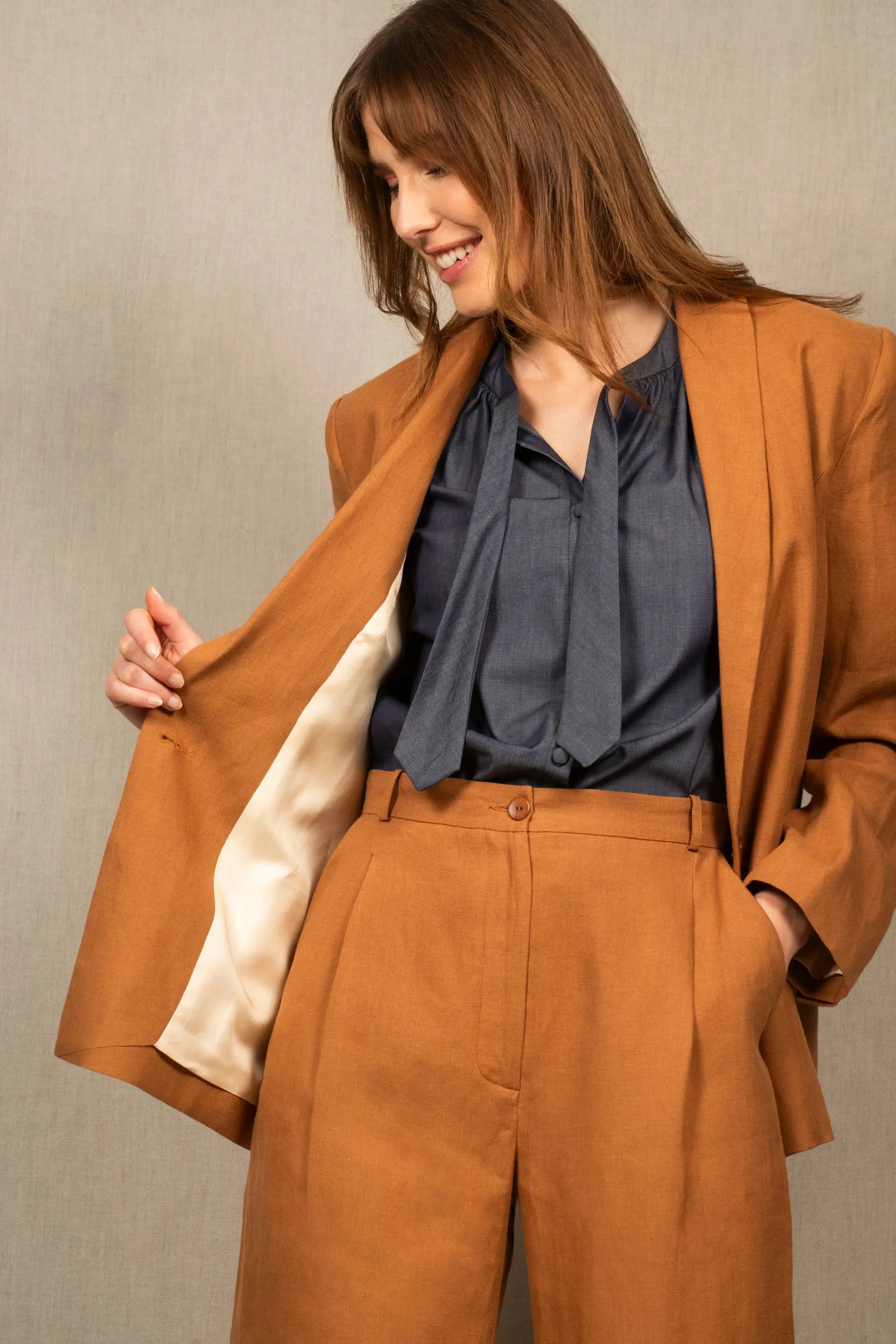 Veste Tailleur Femme en Lin Cognac – Illusion - My tailor is Joh