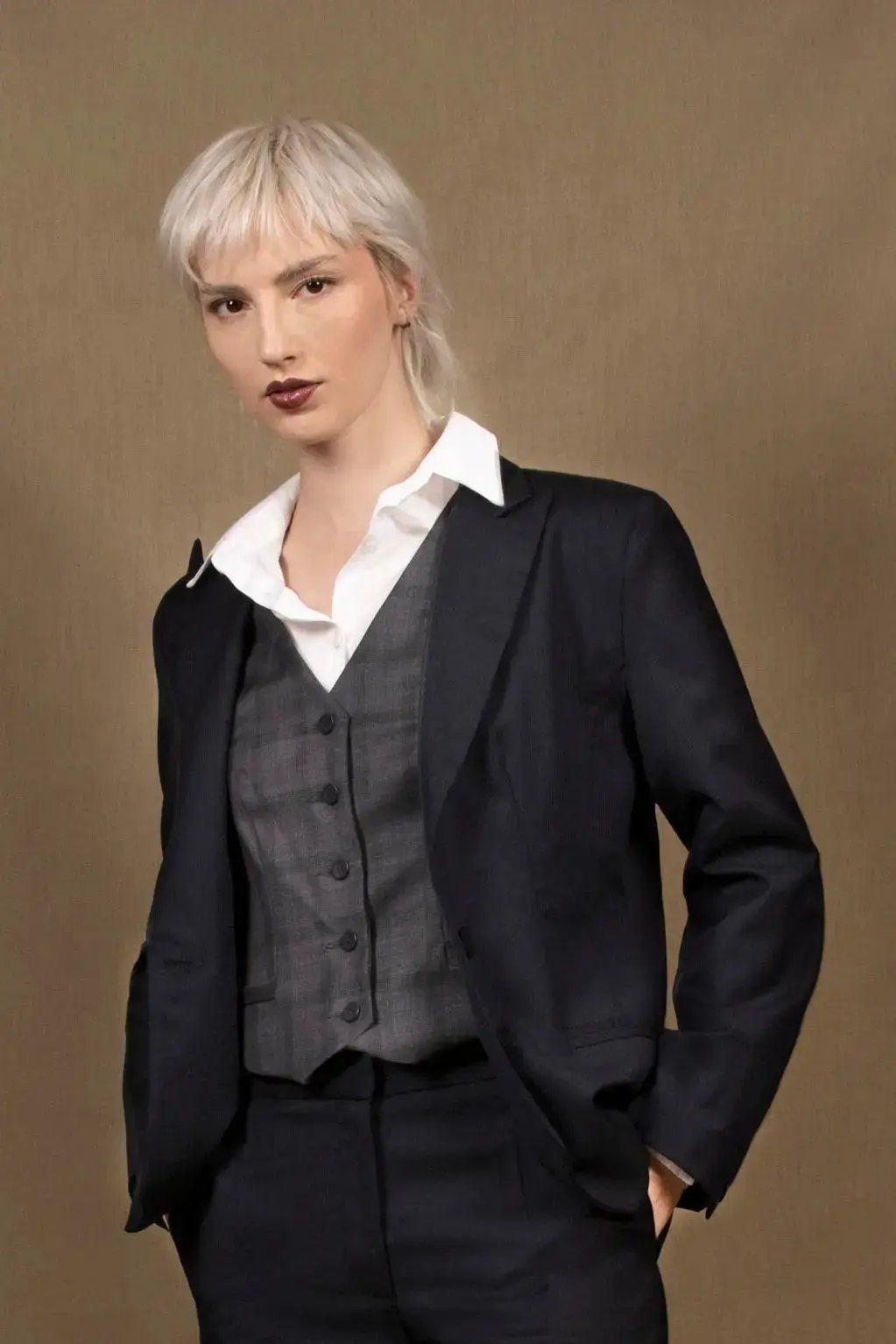 Pantalon Tailleur Femme Fitté Laine Bleu marine– Conception My tailor is Joh