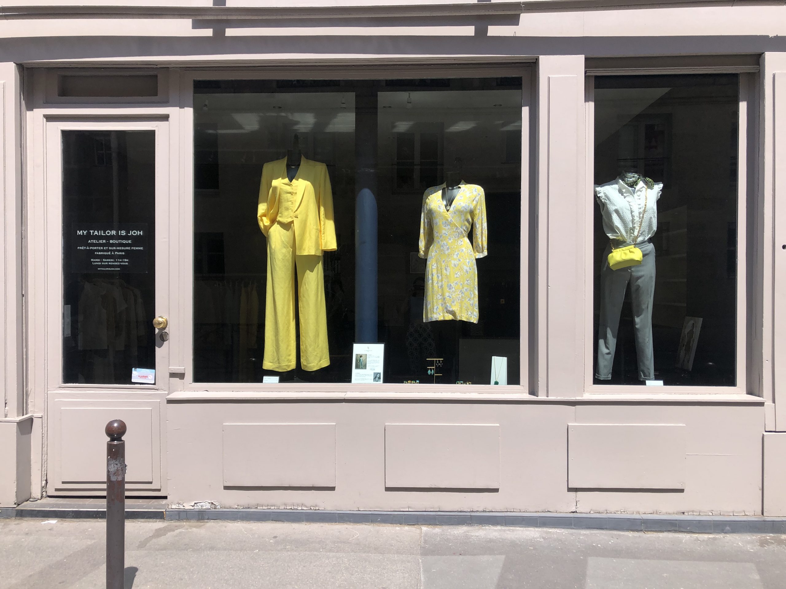 BOUTIQUE - My Tailor Is Joh, la nouvelle marque de prêt à porter féminin, tailleurs, vestes, pantalons, robes, jupes, hauts, chaussures pour habiller les femmes.
