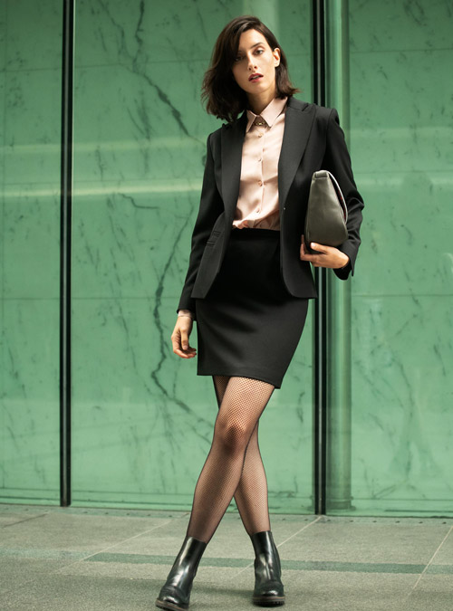 Ensemble tailleur veste jupe noir Conception - My Tailor Is Joh, la nouvelle marque de prêt à porter féminin, tailleurs, vestes, pantalons, robes, jupes, hauts, chaussures pour habiller les femmes.