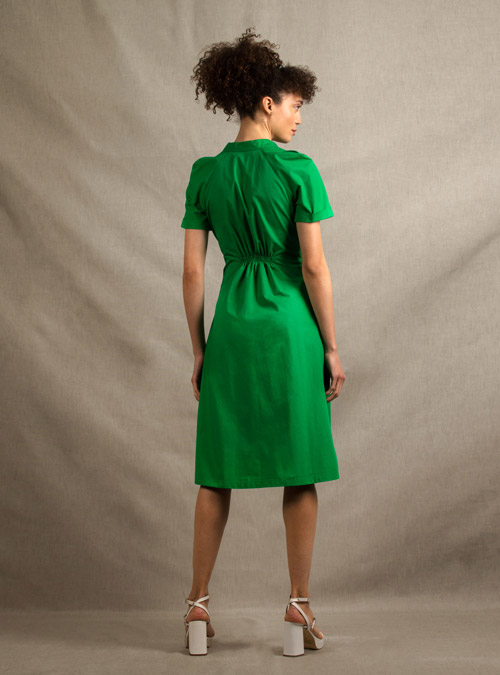 La robe portefeuille coton vert Parenthèse - My Tailor Is Joh, la nouvelle marque de prêt à porter féminin, tailleurs, vestes, pantalons, robes, jupes, hauts, chaussures pour habiller les femmes.