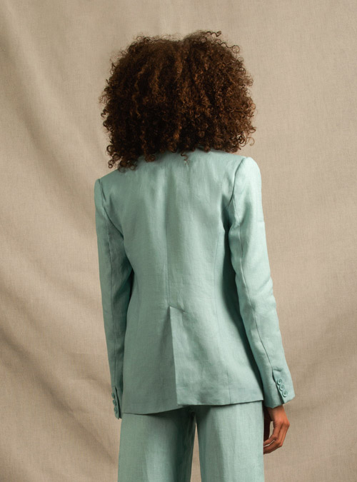 La veste tailleur lin bleu azur Illusion - My Tailor Is Joh, la nouvelle marque de prêt à porter féminin, tailleurs, vestes, pantalons, robes, jupes, hauts, chaussures pour habiller les femmes.