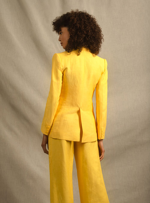 La veste tailleur lin jaune Illusion - My Tailor Is Joh, la nouvelle marque de prêt à porter féminin, tailleurs, vestes, pantalons, robes, jupes, hauts, chaussures pour habiller les femmes.