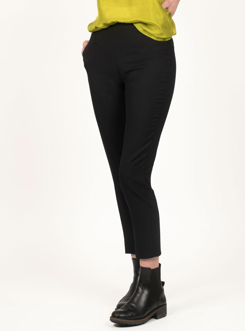 Pantalon 3-8éme noir Espoir - My Tailor Is Joh, la nouvelle marque de prêt à porter féminin, tailleurs, vestes, pantalons, robes, jupes, hauts, chaussures pour habiller les femmes.