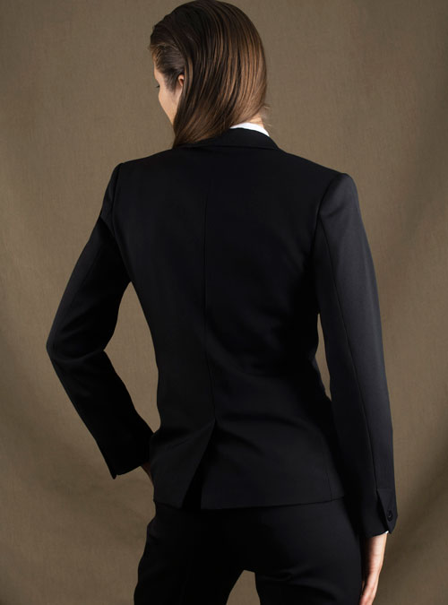 Le tailleur femme veste pantalon Conception noir - My Tailor Is Joh, la nouvelle marque de prêt à porter féminin, tailleurs, vestes, pantalons, robes, jupes, hauts, chaussures pour habiller les femmes.
