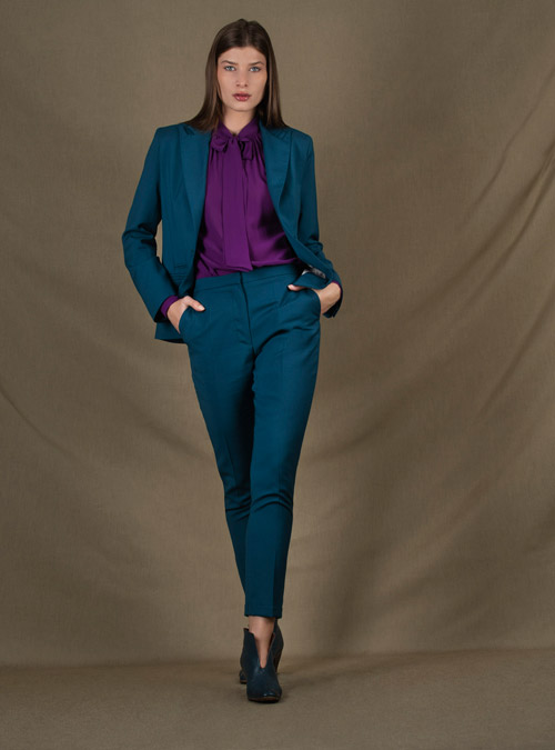 La veste tailleur femme cintrée Conception Bleu Pétrole - My Tailor Is Joh, la nouvelle marque de prêt à porter féminin, tailleurs, vestes, pantalons, robes, jupes, hauts, chaussures pour habiller les femmes.