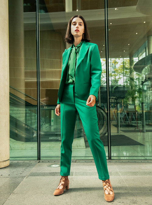 Ensemble tailleur veste pantalon vert pour femme en lainage fabriqué en France